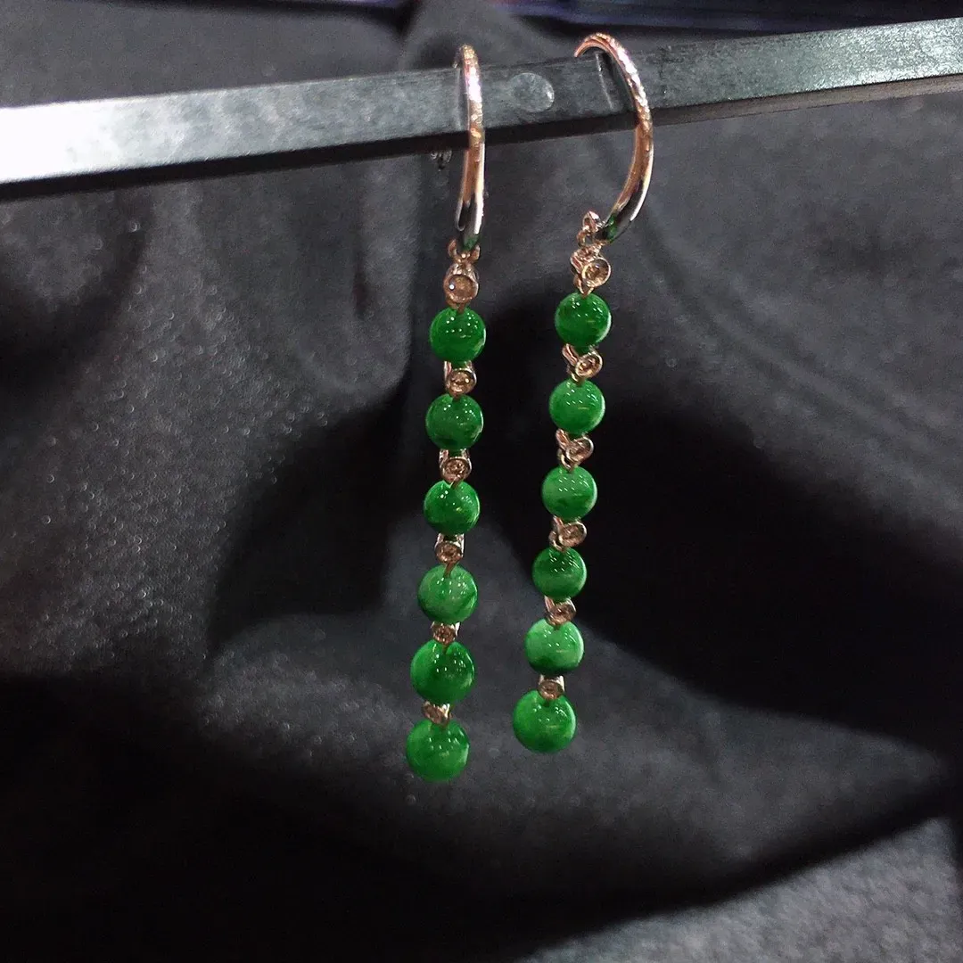 【推荐】好漂亮的绿圆珠耳坠，18k金伴钻镶嵌，圆珠尺寸50.9*4.3*3.3mm，靓耐看，送礼或自留佳选，值得拥有