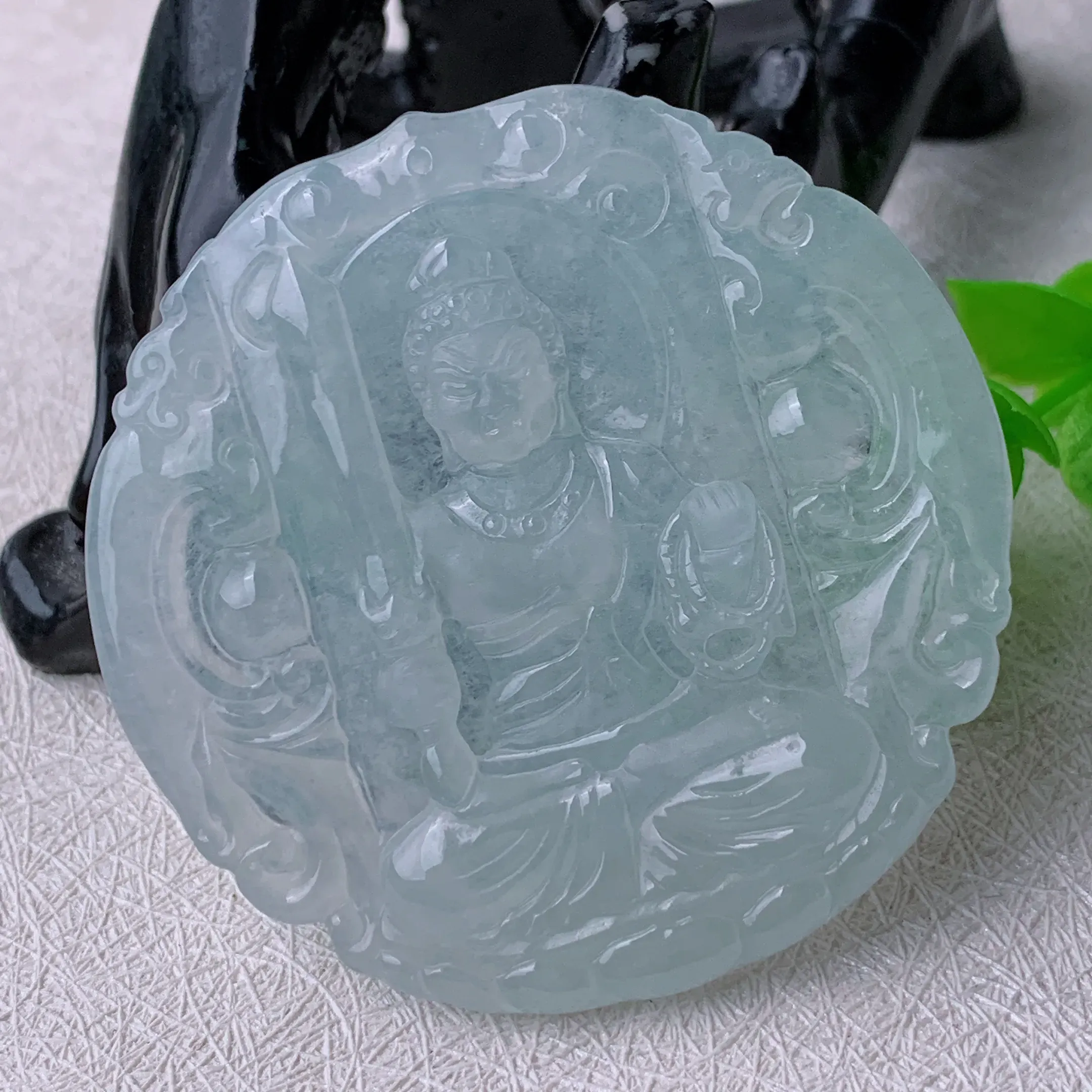 冰种磨砂水润不动明王挂件       尺寸53*53.6*4.9mm  水头好，料子细腻，莹润通透，佩戴效果好#20