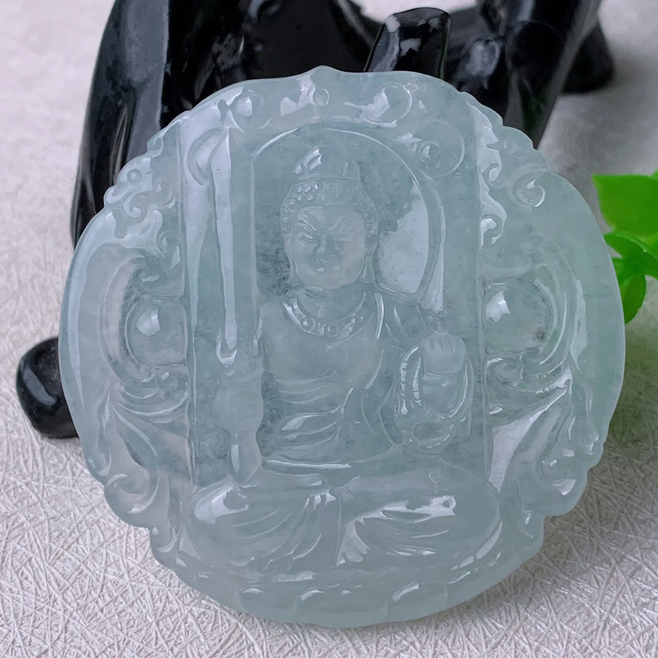 冰种磨砂水润不动明王挂件       尺寸53*53.6*4.9mm  水头好，料子细腻，莹润通透，佩戴效果好#20