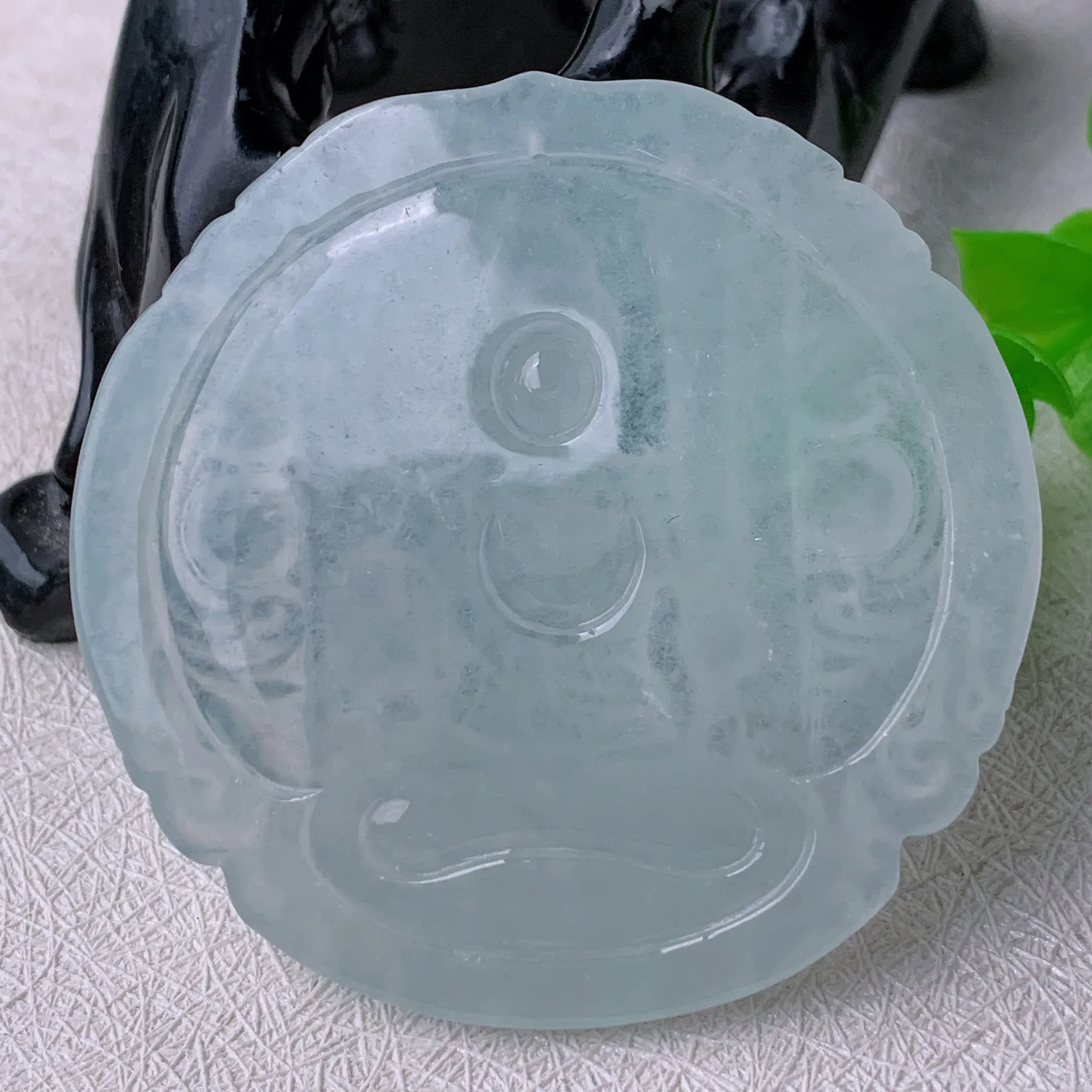 冰种磨砂水润不动明王挂件       尺寸53*53.6*4.9mm  水头好，料子细腻，莹润通透，佩戴效果好#20