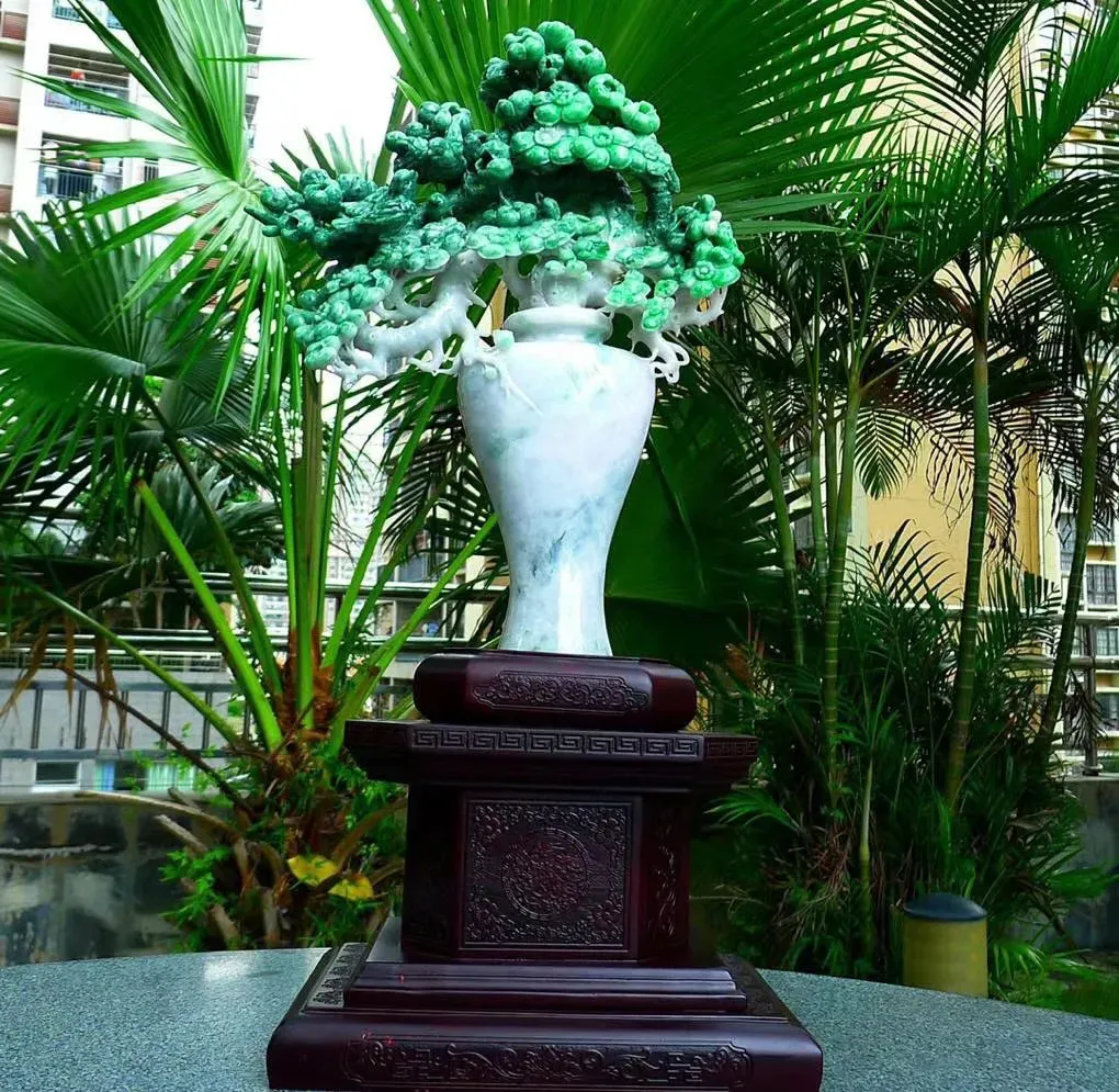 精美绿色花瓶摆件 翡翠大件绿色花瓶摆件，寓意：花开富贵！喜上眉梢！多子多福 好事连连 平安富贵 ️