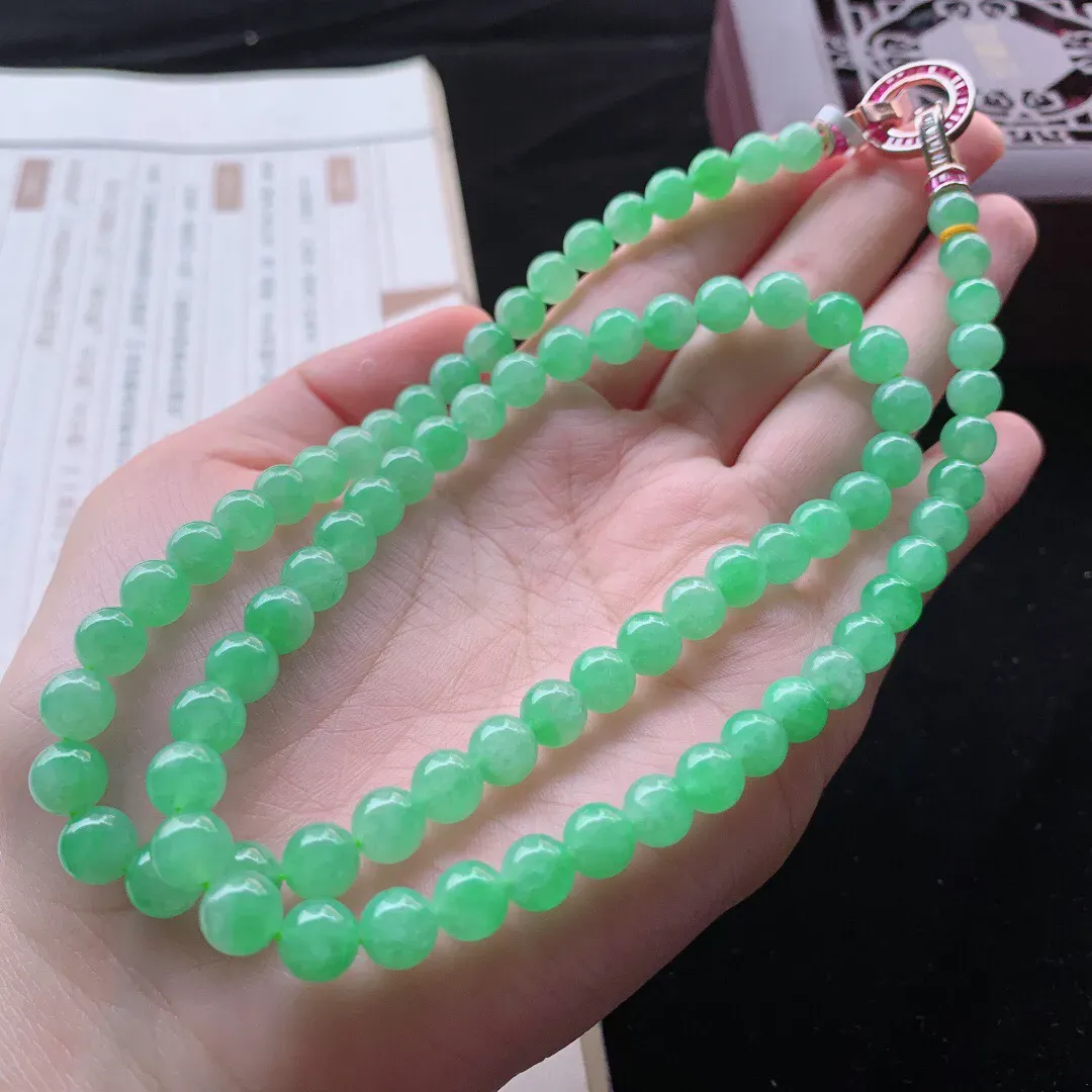 1129天然翡翠A货起荧光满绿珠链项链，珠子尺寸:7mm 79颗，40