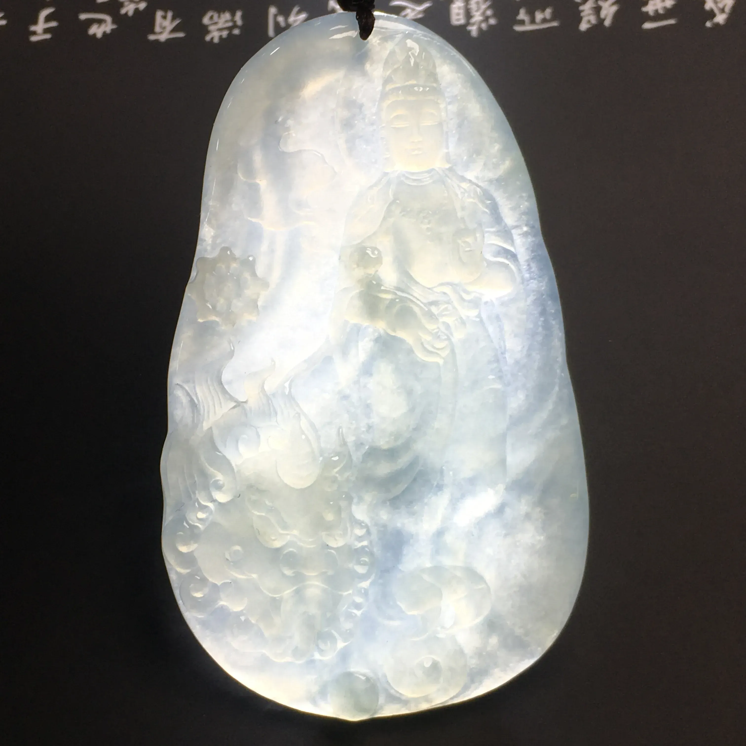 冰糯种【观音】吊坠 质地细腻 雕工精湛