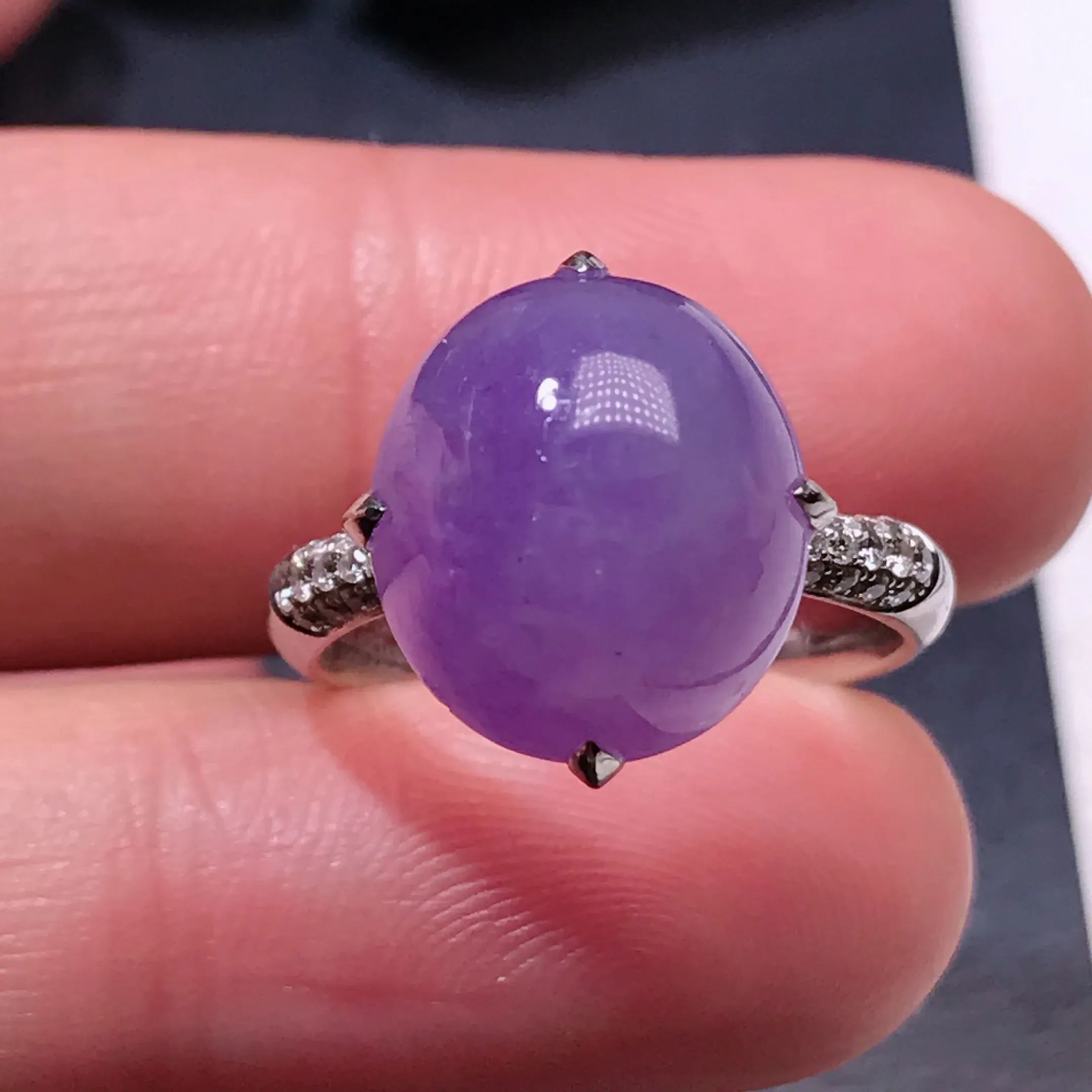 严选推荐 紫罗兰戒指，老坑冰糯种紫罗兰色戒指，18k金配钻石镶嵌，颜色清爽干净，色泽纯正浓郁，