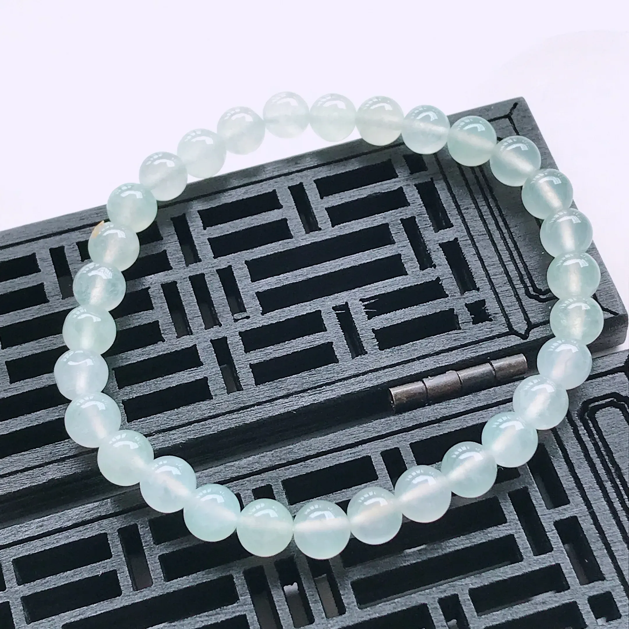 冰种水润精美圆珠翡翠手链   玉质细腻  冰清玉润  尺寸直径6.0