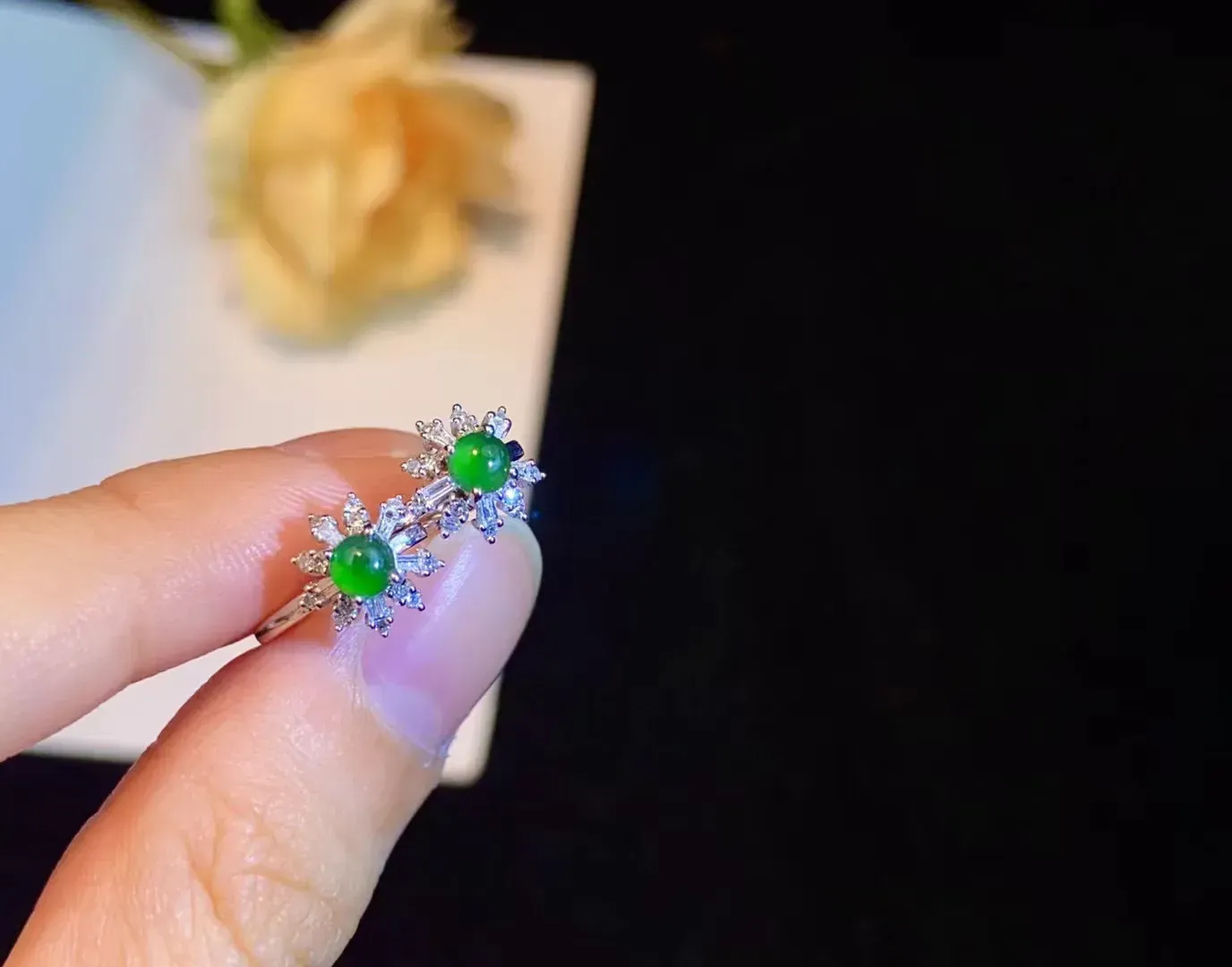 玻璃种正阳绿时尚精美耳钉2