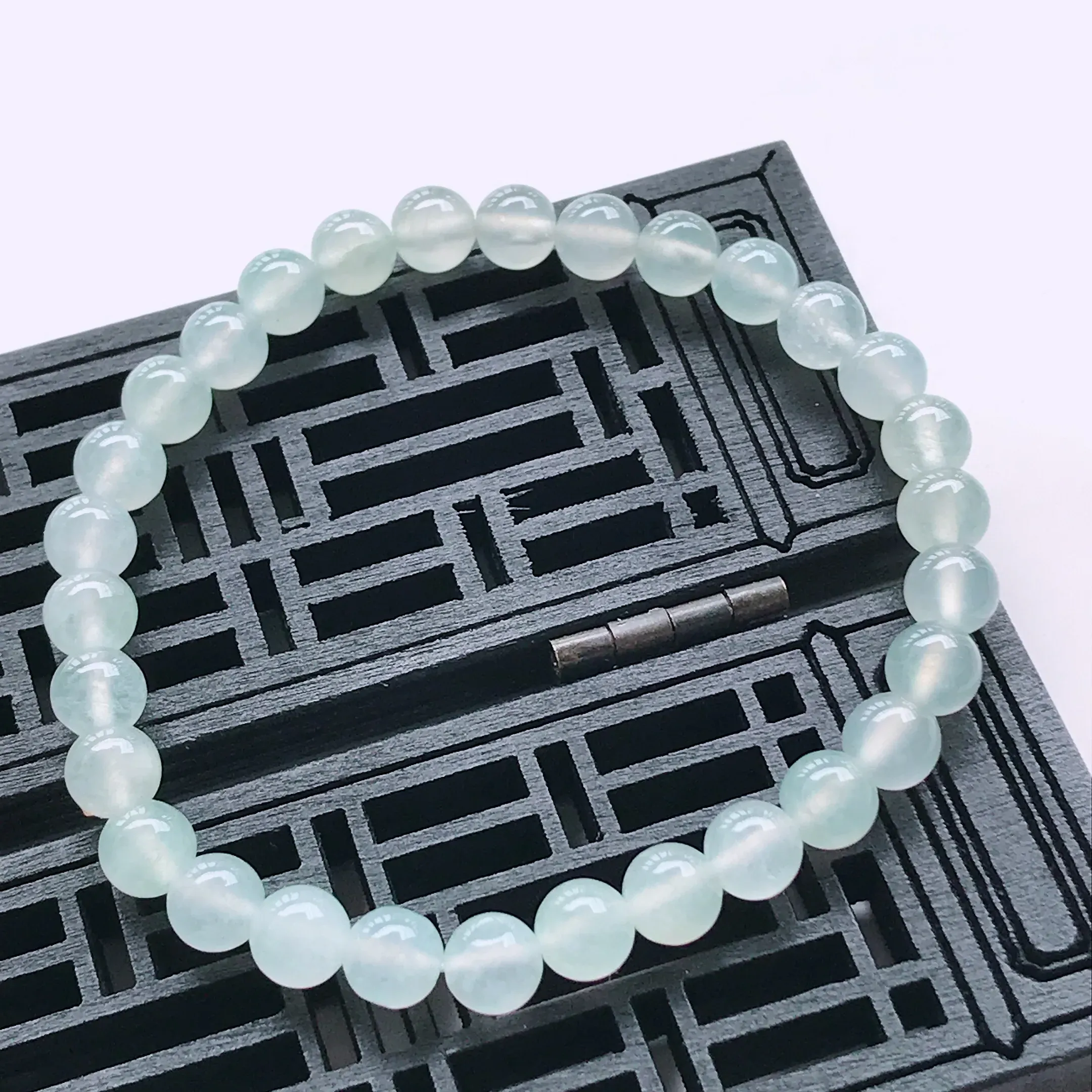 冰种水润精美圆珠翡翠手链    玉质细腻  冰清玉润  尺寸直径6.0