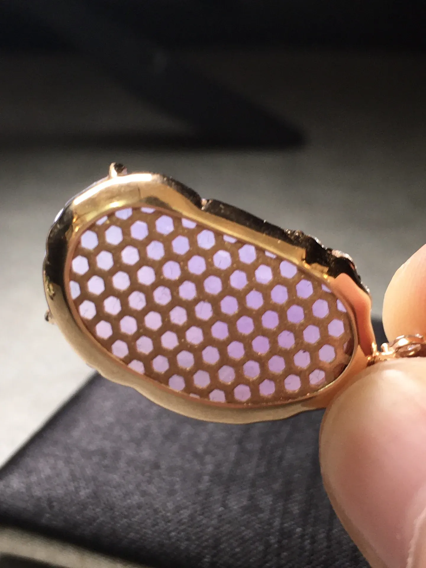 冰种紫罗兰貔貅吊坠，饱满水润，无裂，裸石尺寸24.8/15.5/8.5--34/16/12.5编码0307