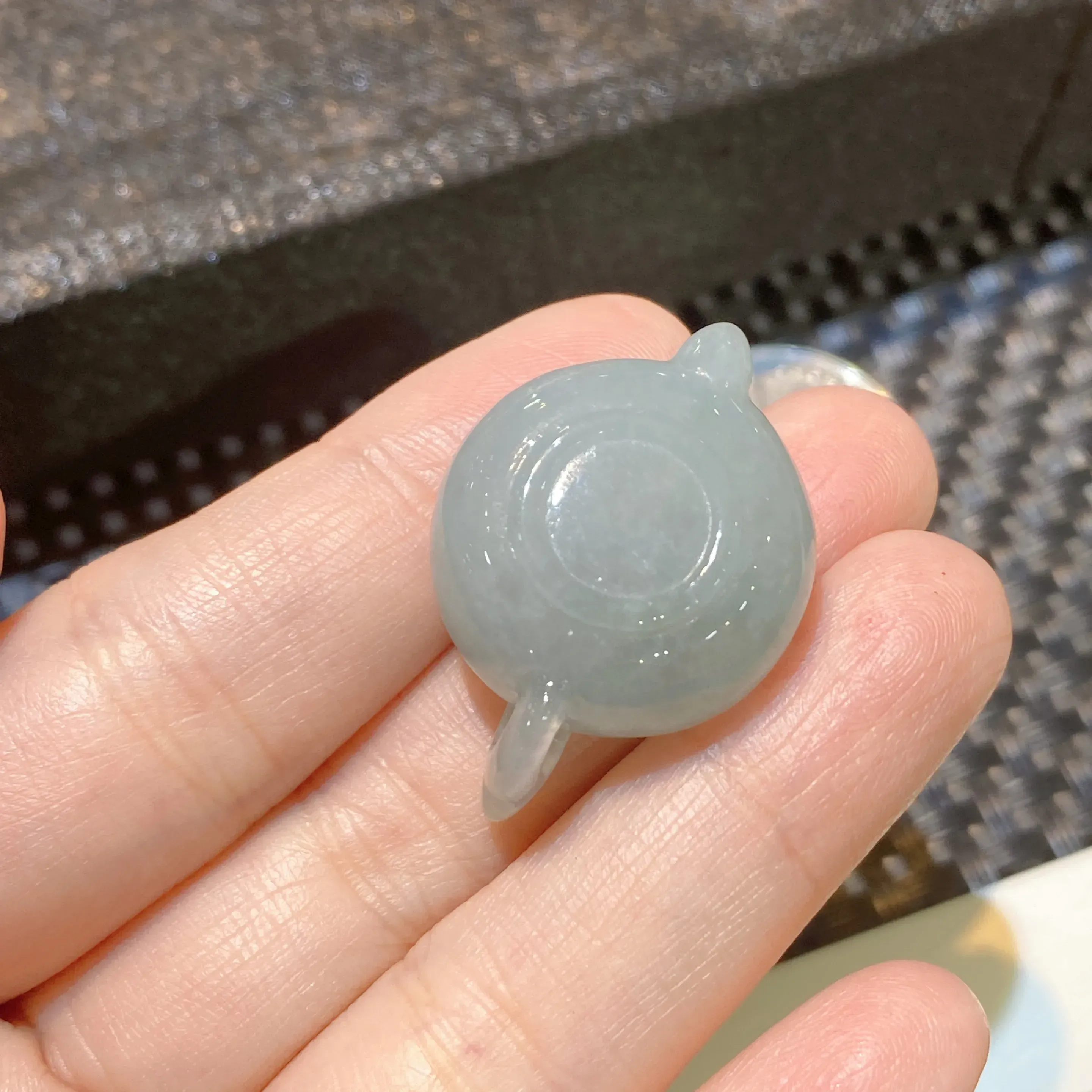 晴底小茶壶摆件 尺寸23-33-22毫米 玉质细腻 雕工精湛 造型独特