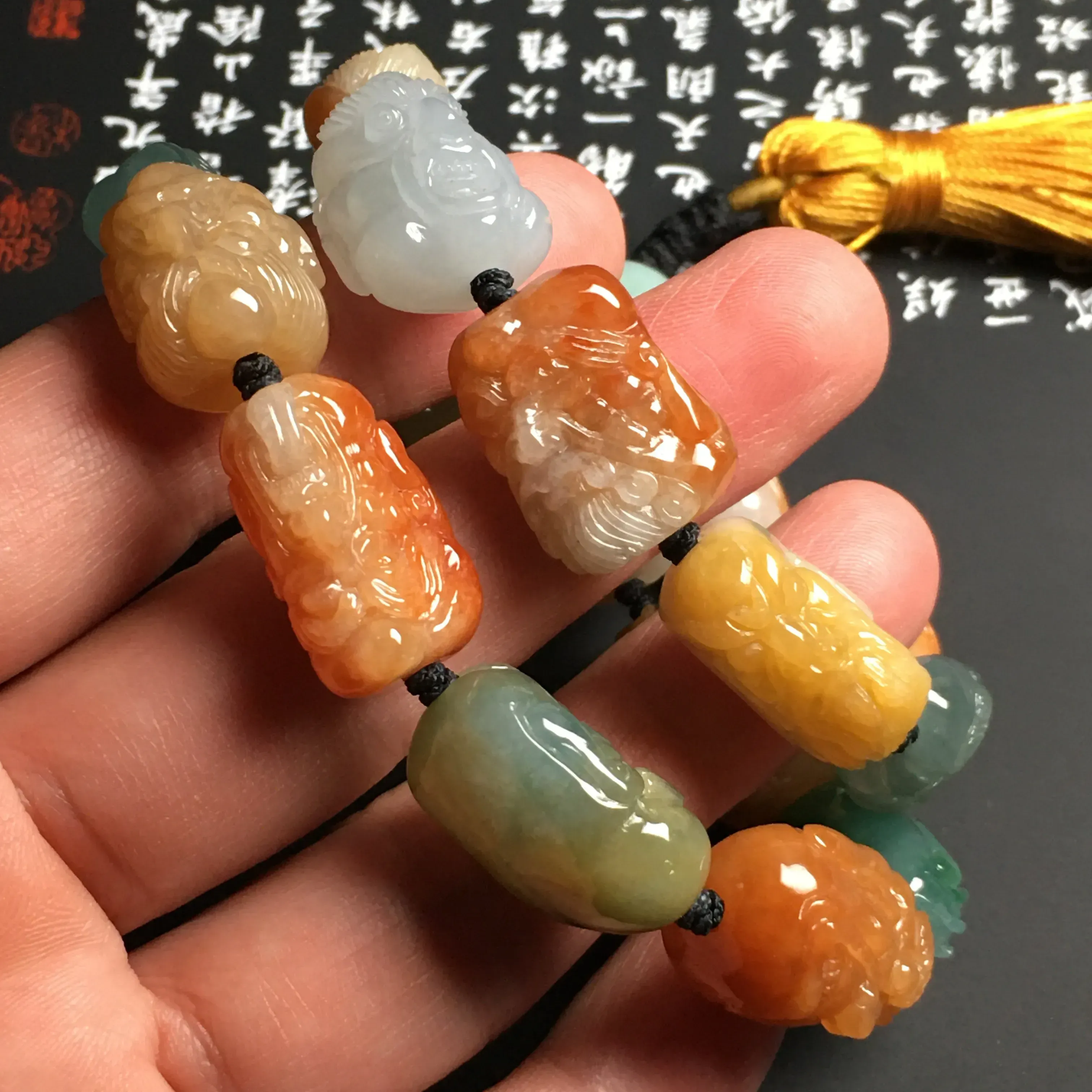 糯化种多彩十八罗汉手串/手把件 色彩艳丽 质地细腻 雕工精湛 款式时尚 最大颗粒尺寸22-17-13毫米