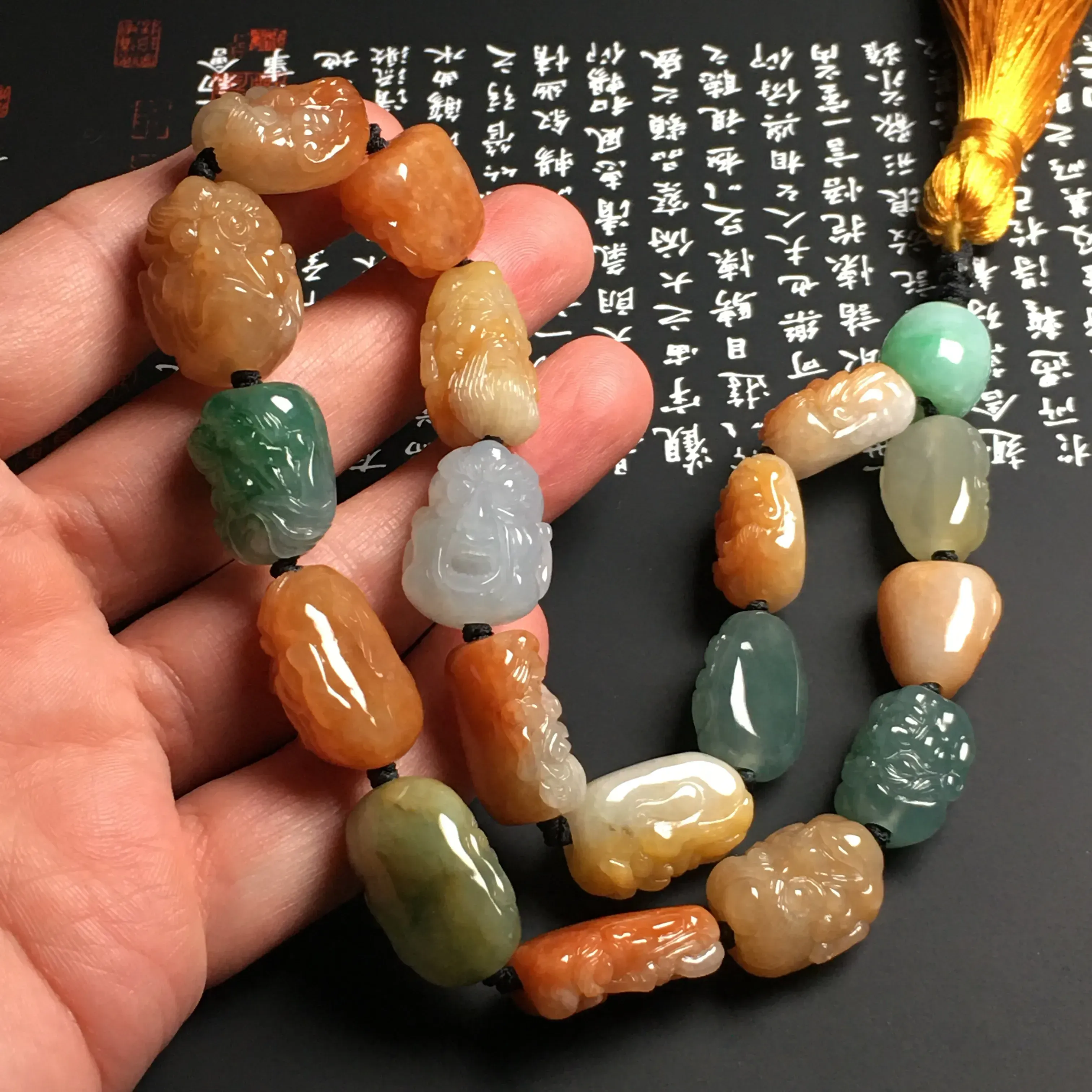 糯化种多彩十八罗汉手串/手把件 色彩艳丽 质地细腻 雕工精湛 款式时尚 最大颗粒尺寸22-17-13毫米