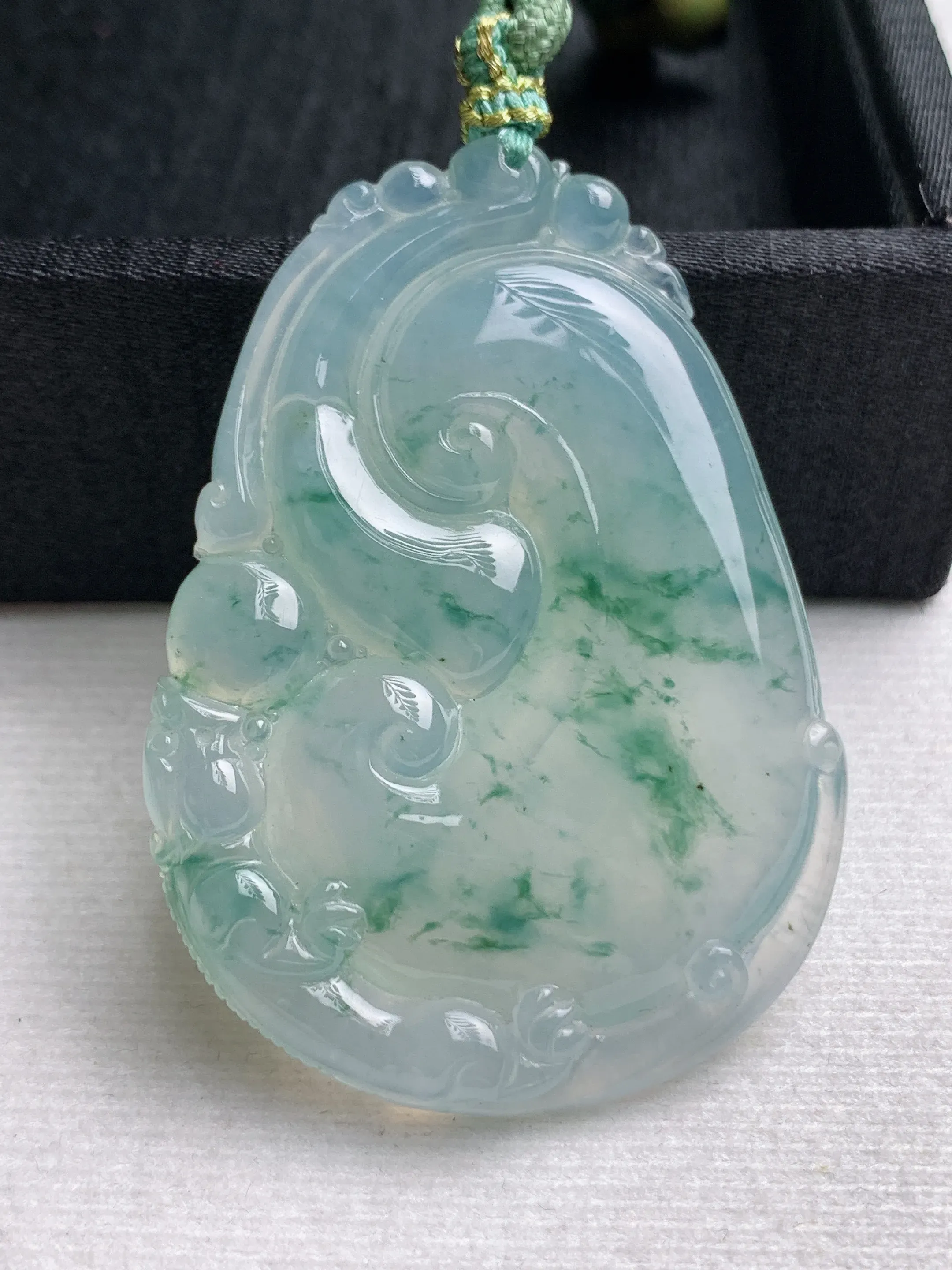 天然A货翡翠老坑冰种飘花大如意吊坠