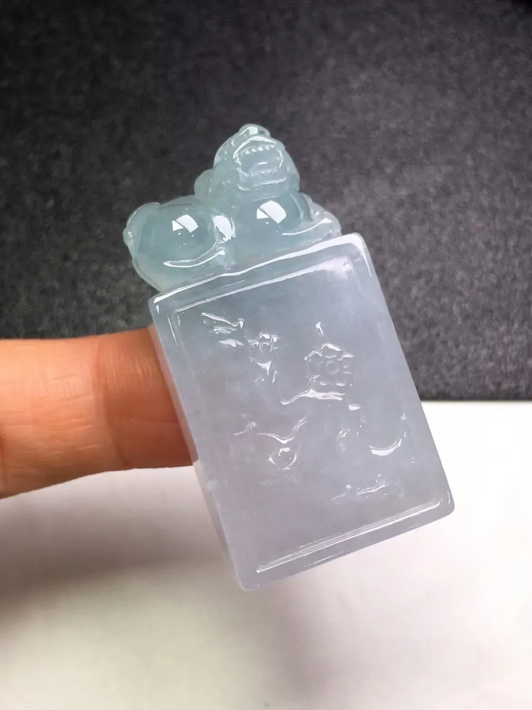 冰糯种底色【招财貔貅】印章、水好，玉质细腻 ，卖相好‘‘