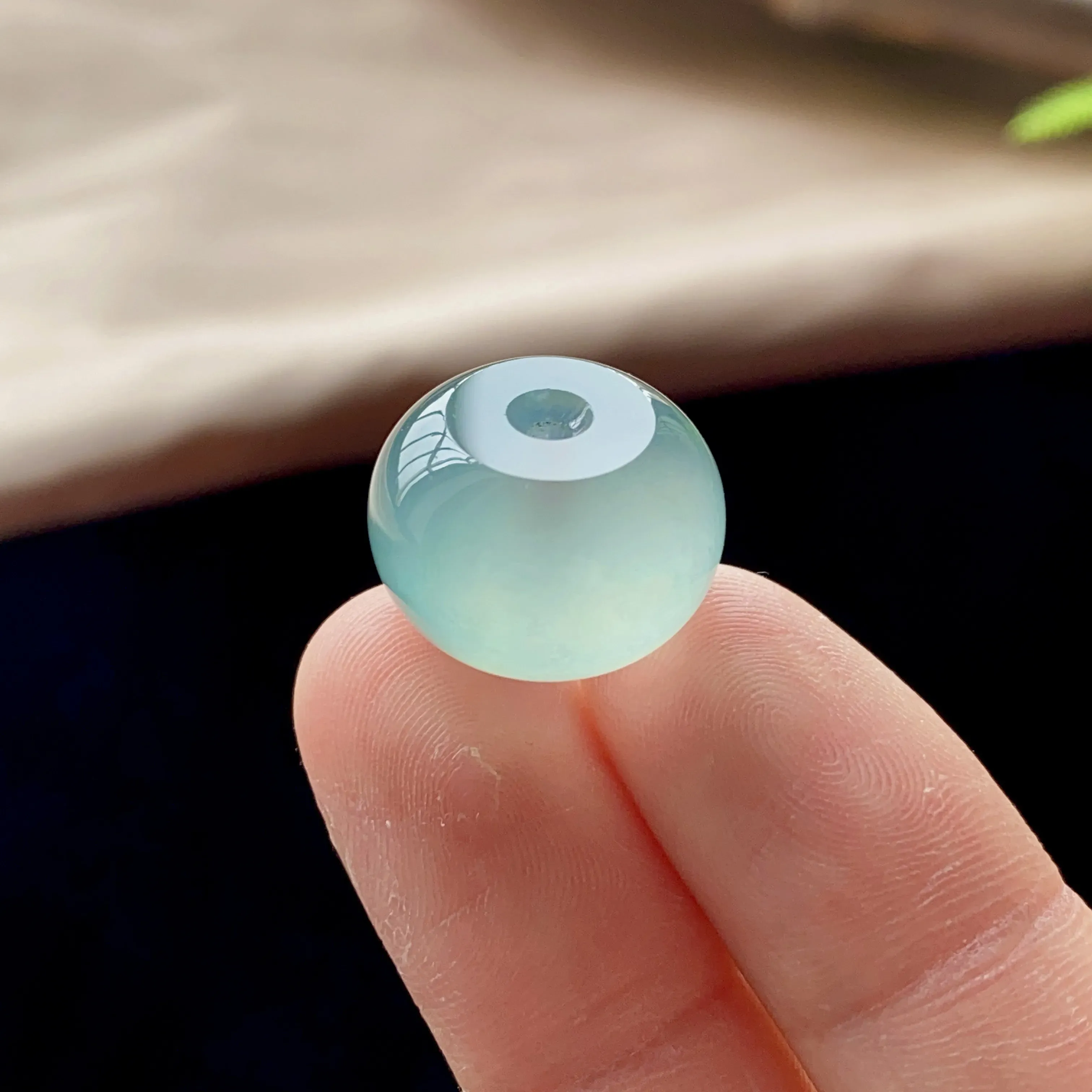 特色冰晴底路路通，玉质冰润起胶，色泽亮丽