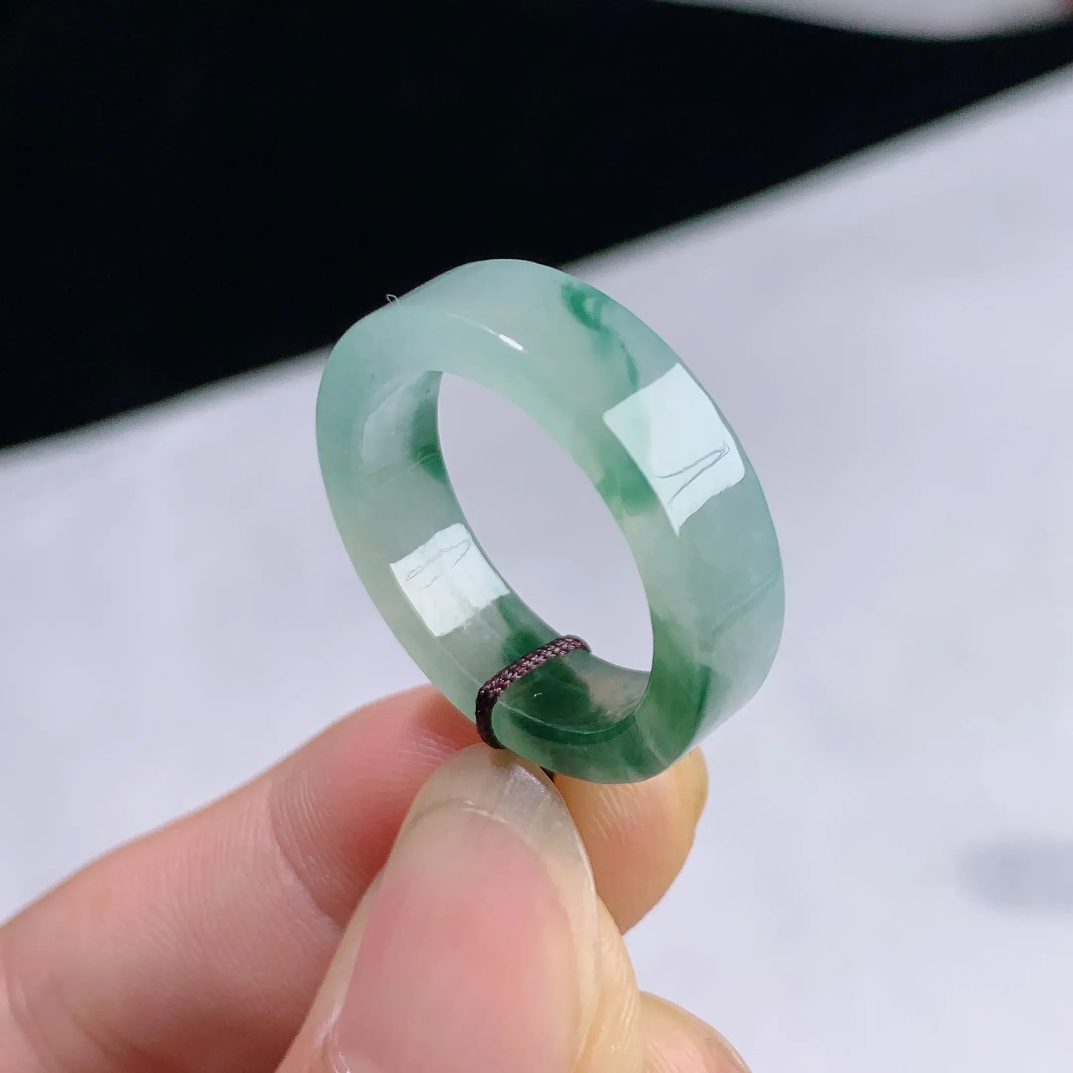 缅甸天然A货翡翠冰种飘花戒指指环 整体尺寸:19.2/6.1/3.3mm