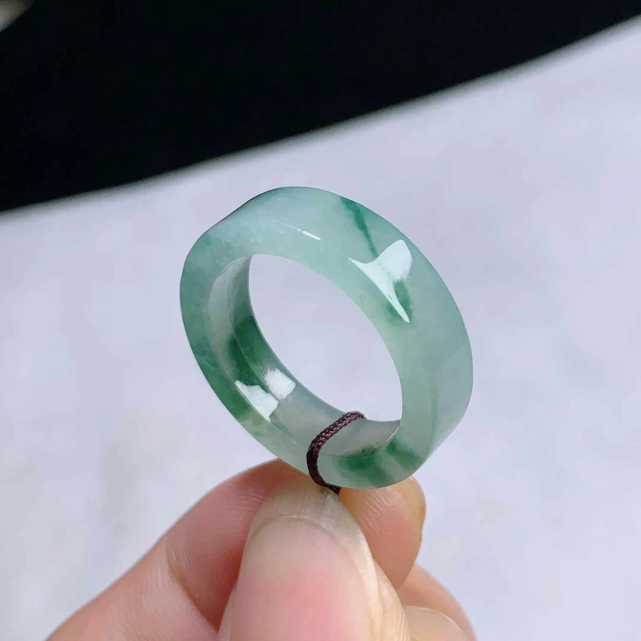缅甸天然A货翡翠冰种飘花戒指指环 整体尺寸:19.2/6.1/3.3mm