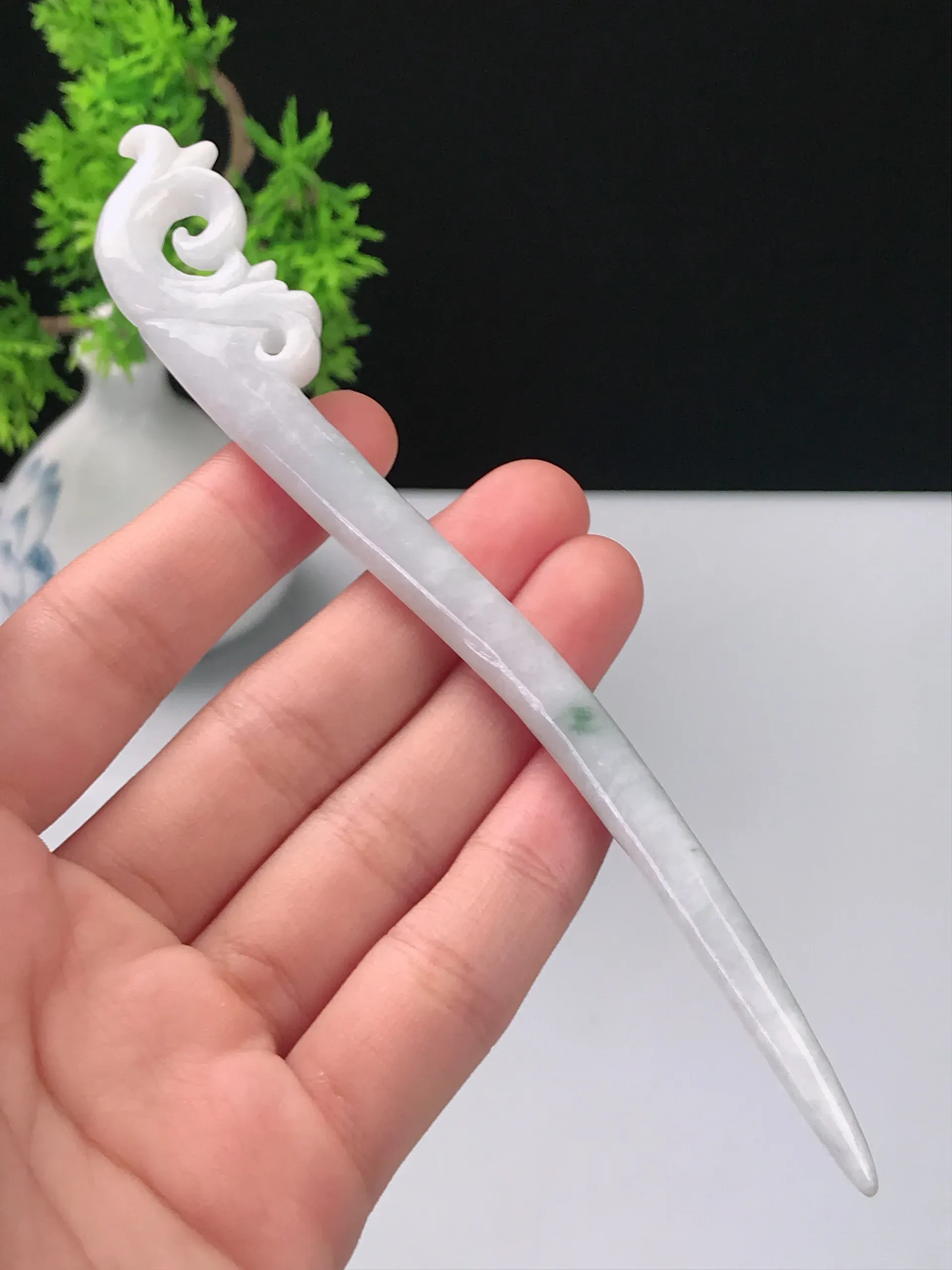 实拍天然A货翡翠 老坑种冰润淡绿发簪 尺寸：130*18.4*6.3mm  重量：17.14g 
