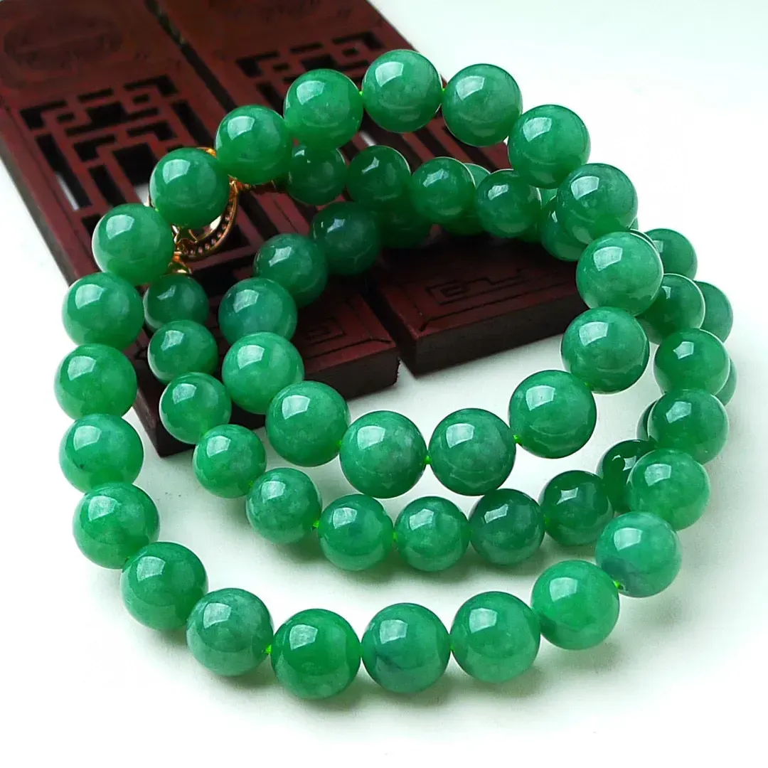 缅甸天然A货翡翠 满绿圆珠项链 色泽鲜艳 料子细腻 尺寸：9-11mm57颗  10758