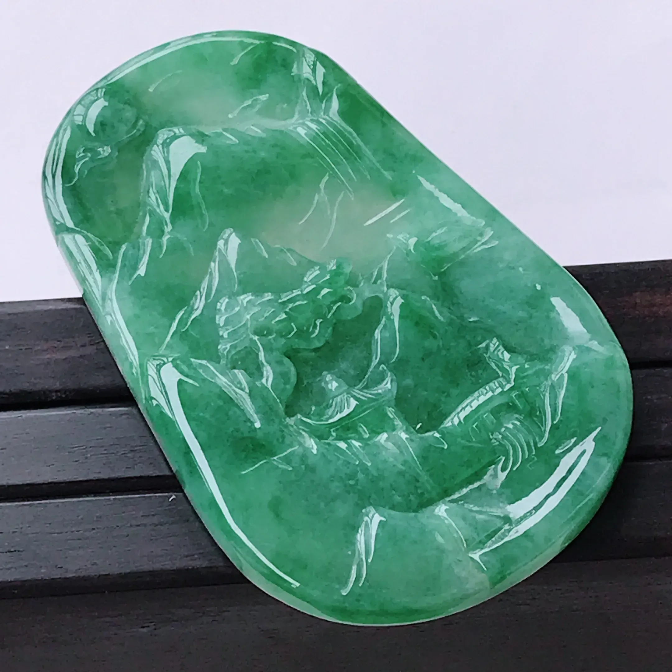 水润飘花山水牌翡翠吊坠  玉质细腻  冰清玉润  颜色漂亮  尺寸65.2/41.3/6.0