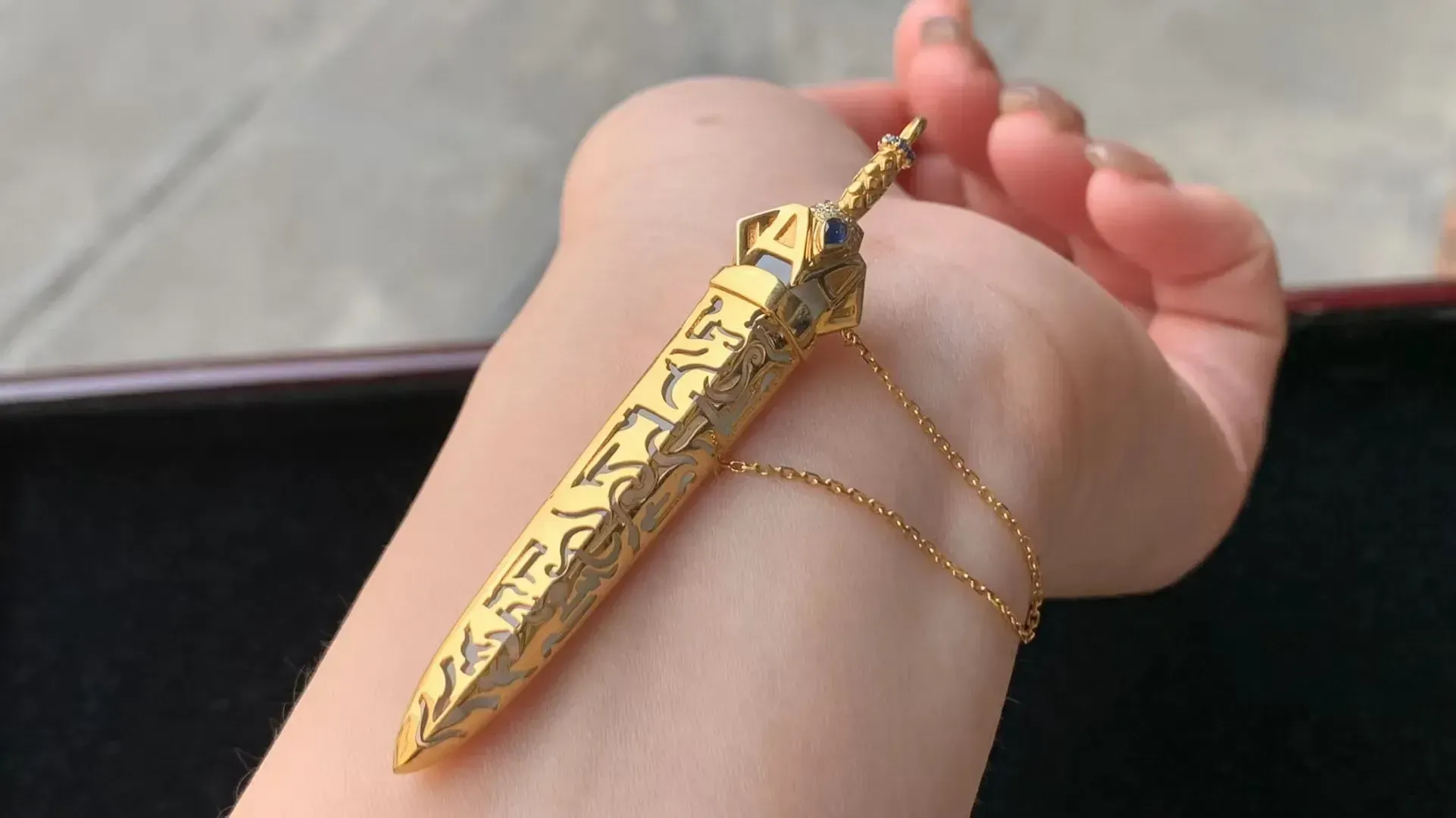 冰种尚方宝剑，真金镶嵌，独特精致 含金67.2/13.3/9.3，