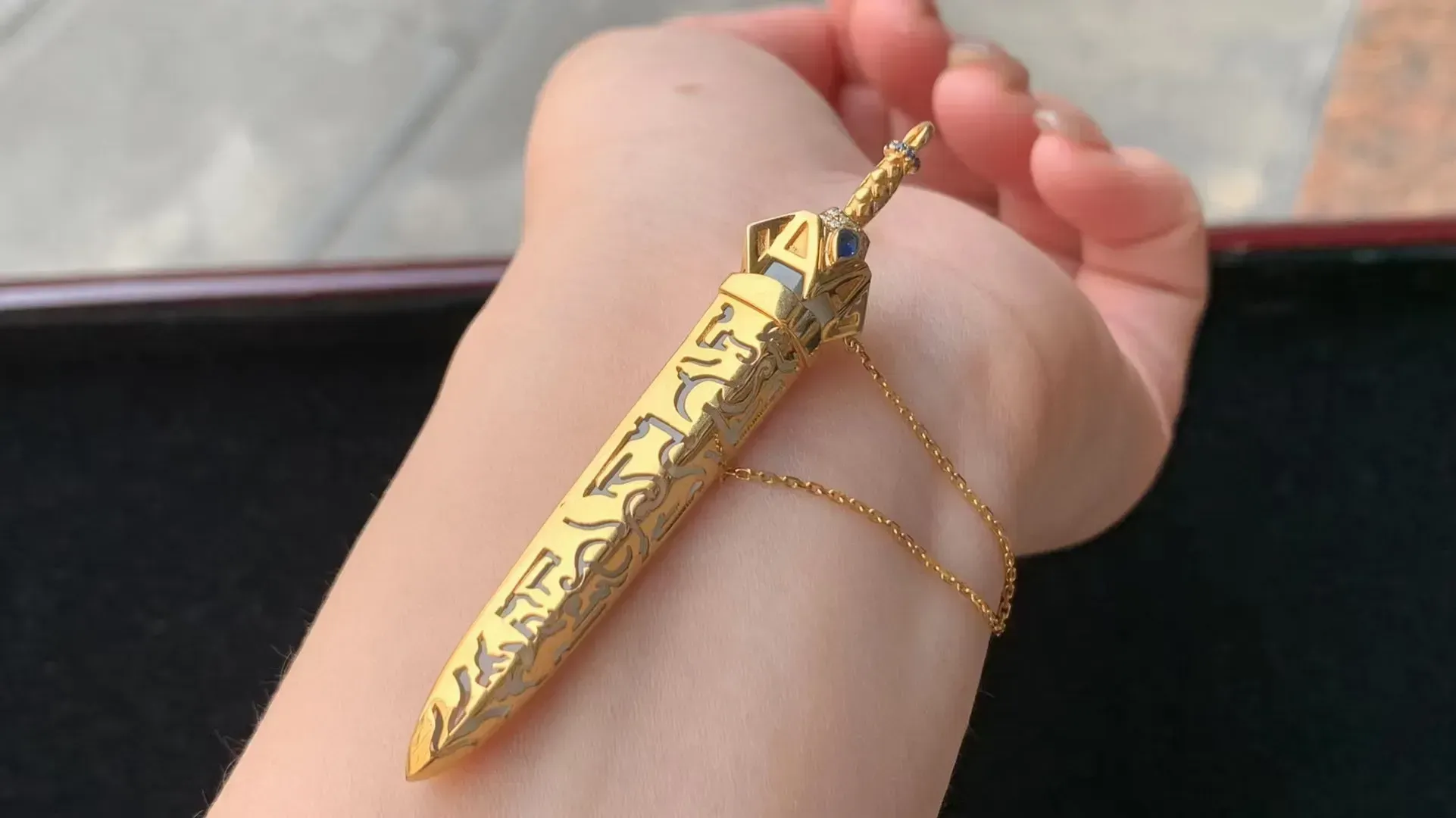 冰种尚方宝剑，真金镶嵌，独特精致 含金67.2/13.3/9.3，