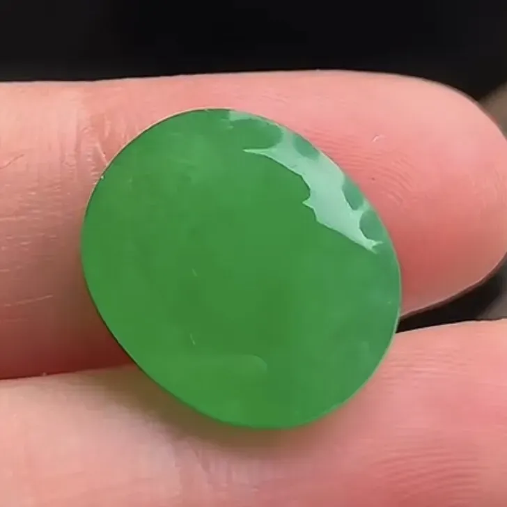 天然A货翡翠老坑冰种阳绿蛋面镶嵌件 尺寸15.4×12.2×7.4mm
