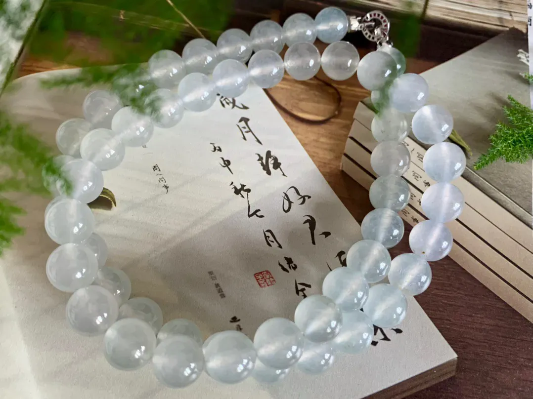 【珠链】高冰玻璃种珠链，颗颗精选优质
【尺寸】卡12.8mm，52粒
【编码】PZ23050901