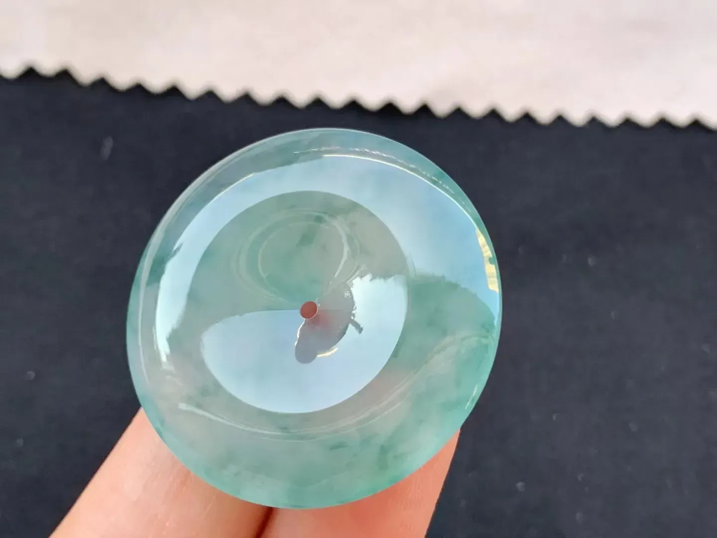 飘蓝花平安扣

尺寸33.8-6mm