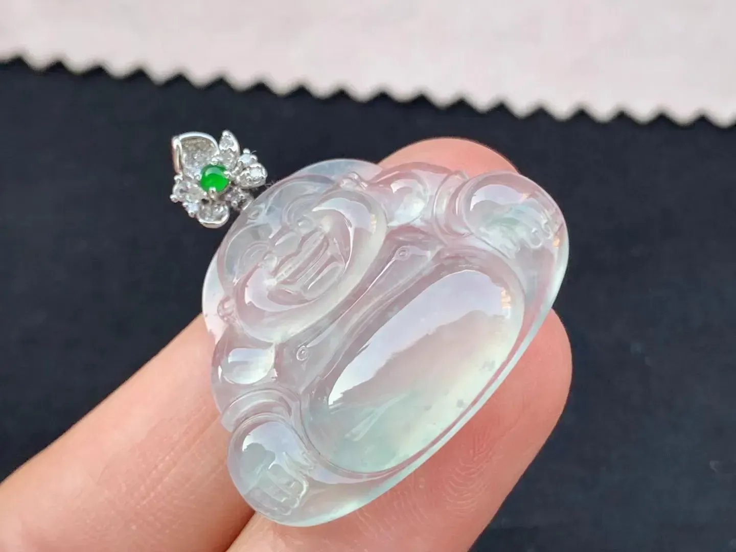 高冰飘花弥勒佛

18k金 裸石 24.2-31.6-5mm