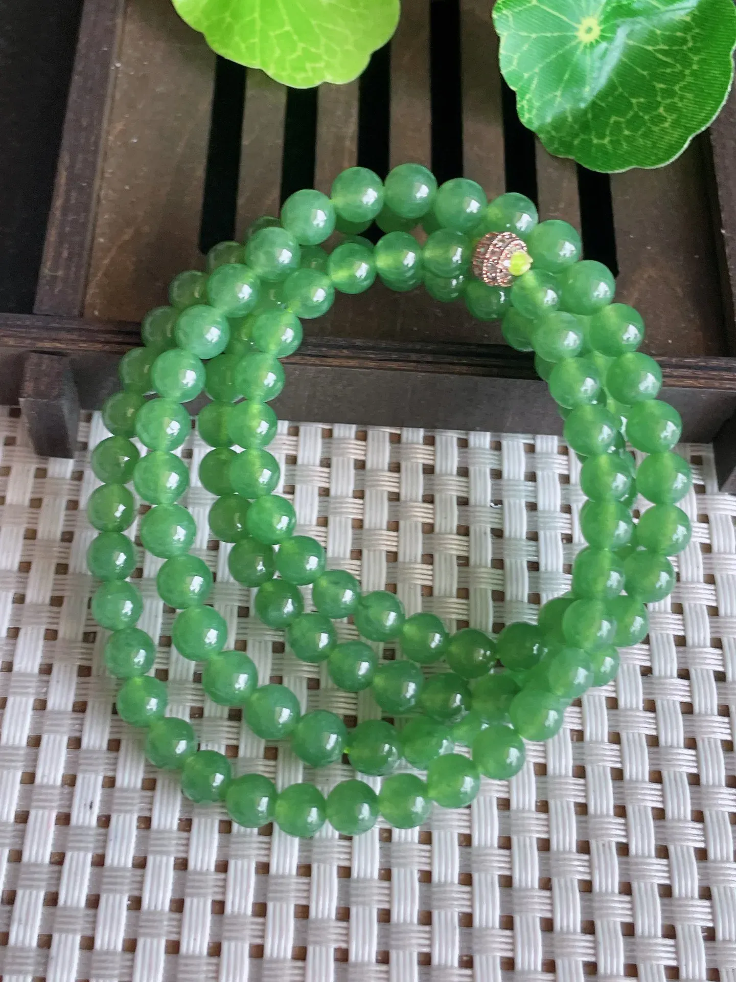 天然翡翠老坑全胶感满绿圆珠项链 118颗，尺寸:6-5.3mm，种水足 雕工精细，重量:35.84g