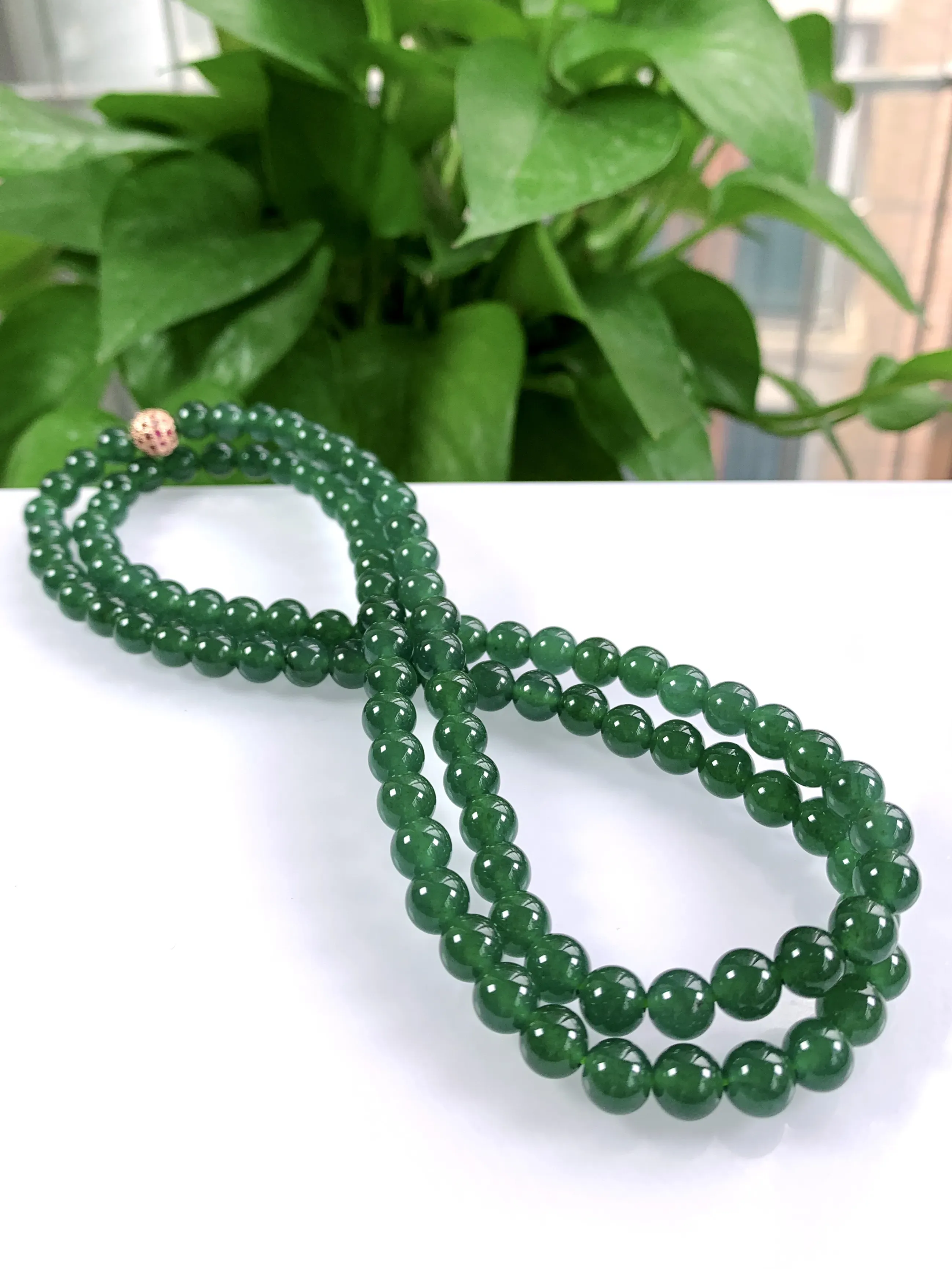 天然翡翠A货，冰种起胶满绿项链手链，尺寸：6.8mm/108颗，重量：约59g
