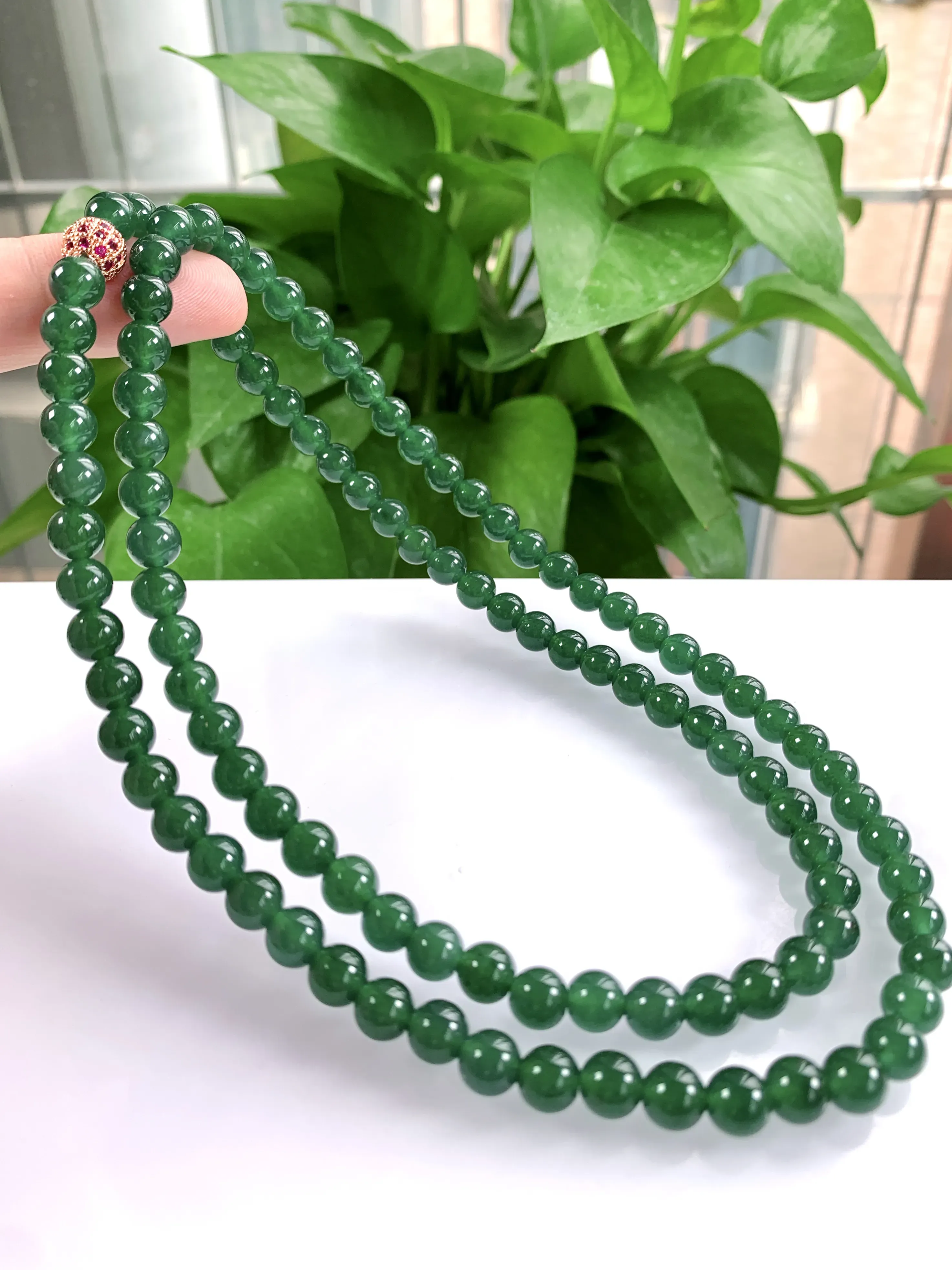 天然翡翠A货，冰种起胶满绿项链手链，尺寸：6.8mm/108颗，重量：约59g