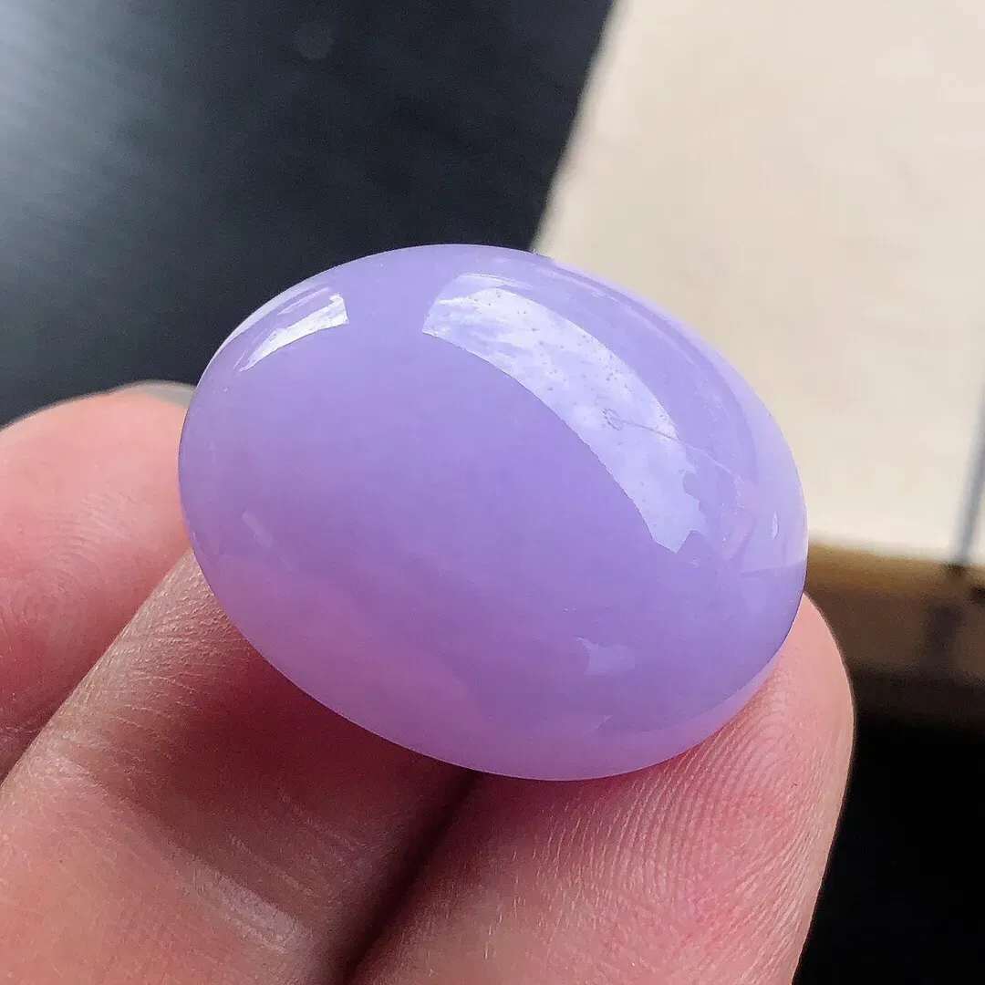 【宝贝】天然翡翠冰紫鸽子蛋裸石
【尺寸】25.7*21.6*13.5（㎜）
【描述】冰糯种，紫罗兰，颜色迷人，无纹裂