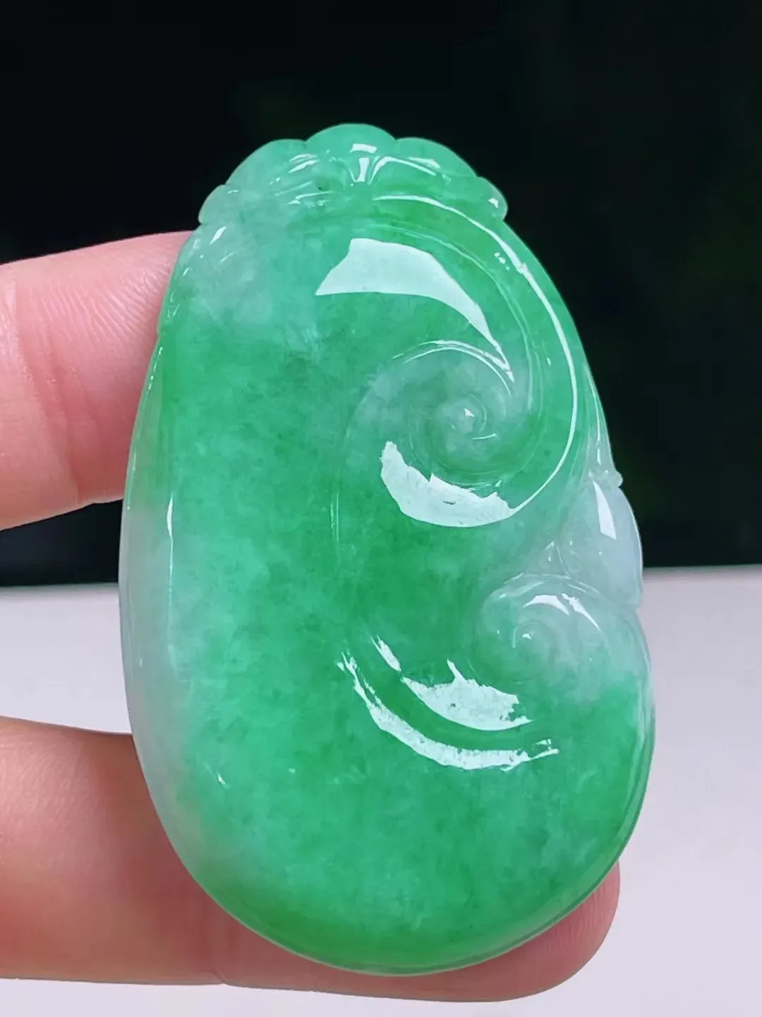 强力推荐，天然A货翡翠，绿色如意吊坠，尺寸51/31/5.8