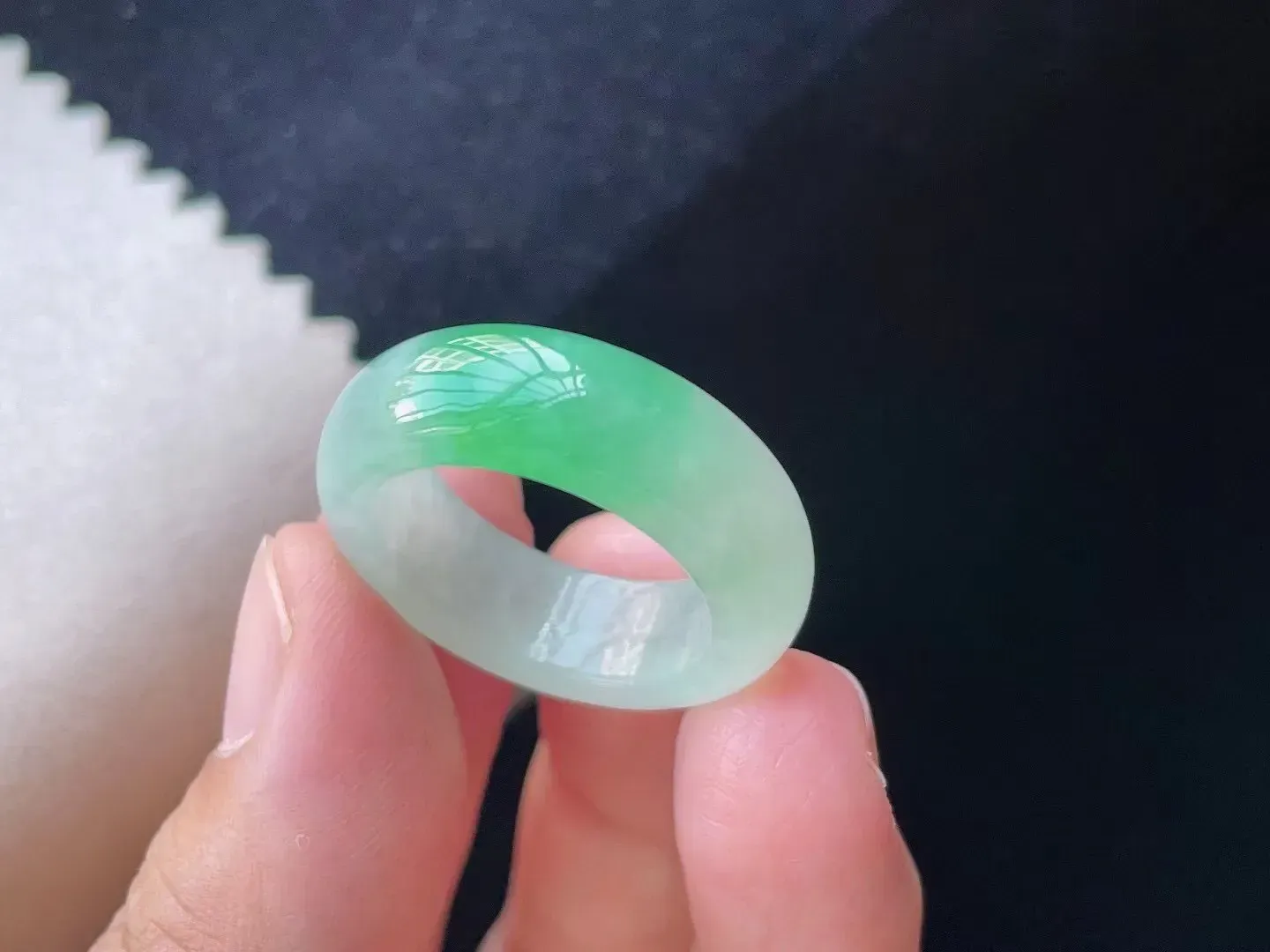 冰糯种飘绿指环