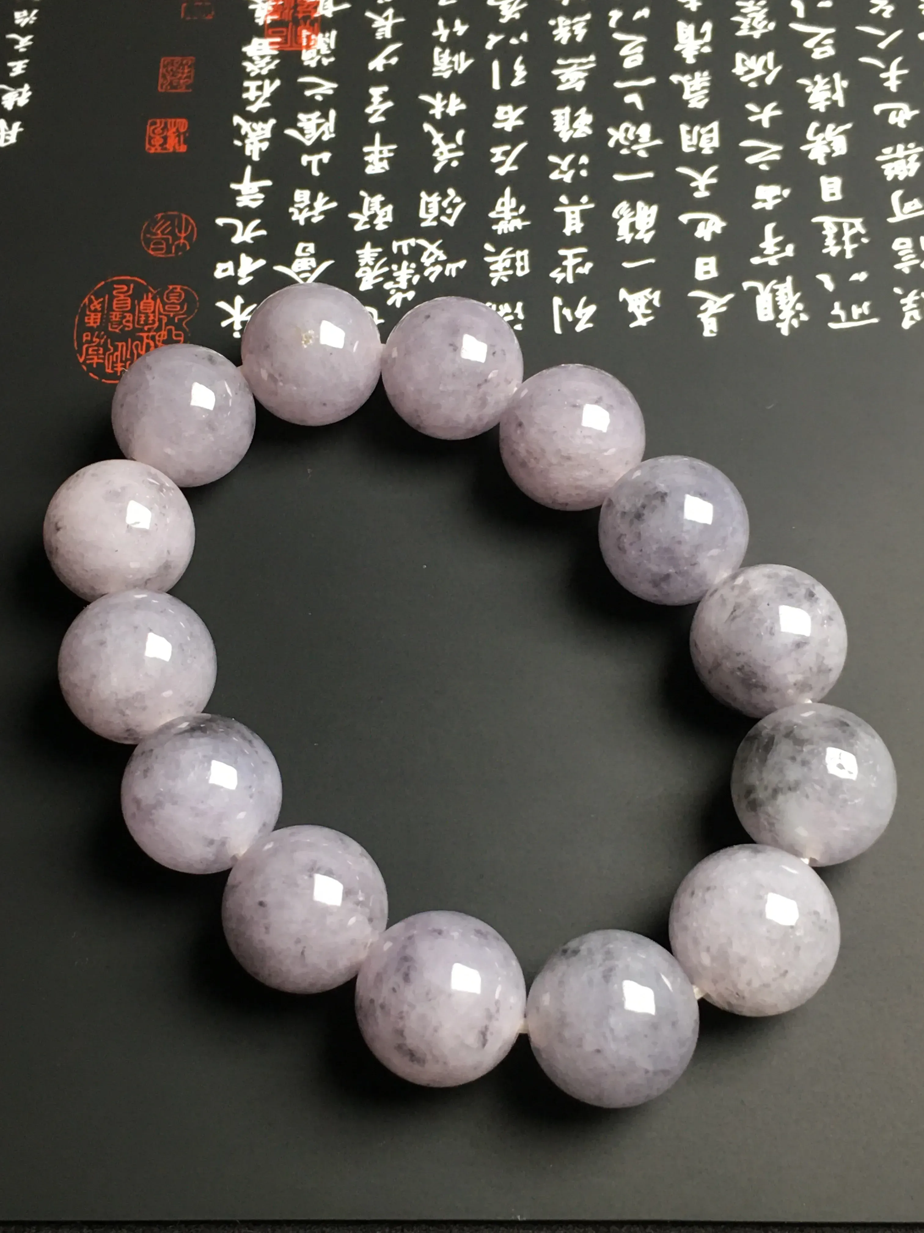 糯化种淡春乌鸡手串 14颗 直径16毫米 质地细腻 款式时尚