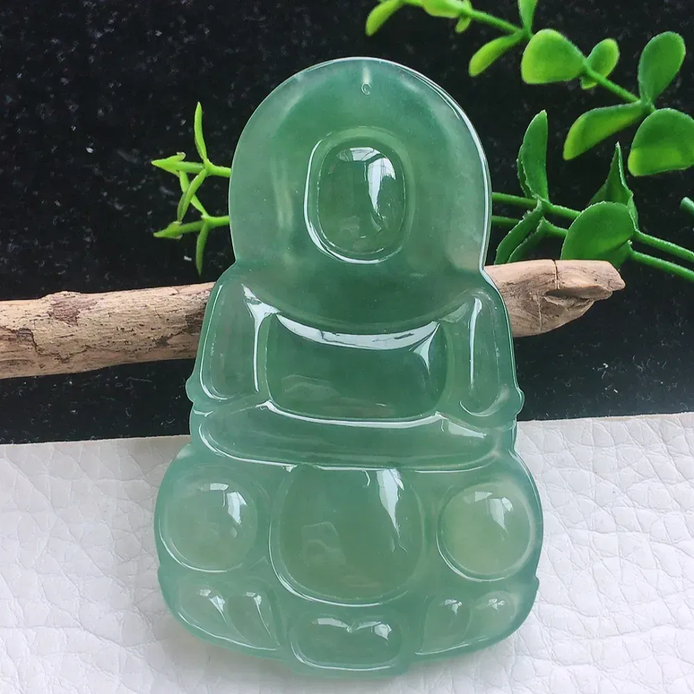 自然光实拍，精雕冰油正庄赐福观音玉坠 种老水足  玉质细腻起胶，冰胶感足 色泽均匀 立体感强 佩戴高雅大方 ！gp 尺寸:69*41.6*6mm