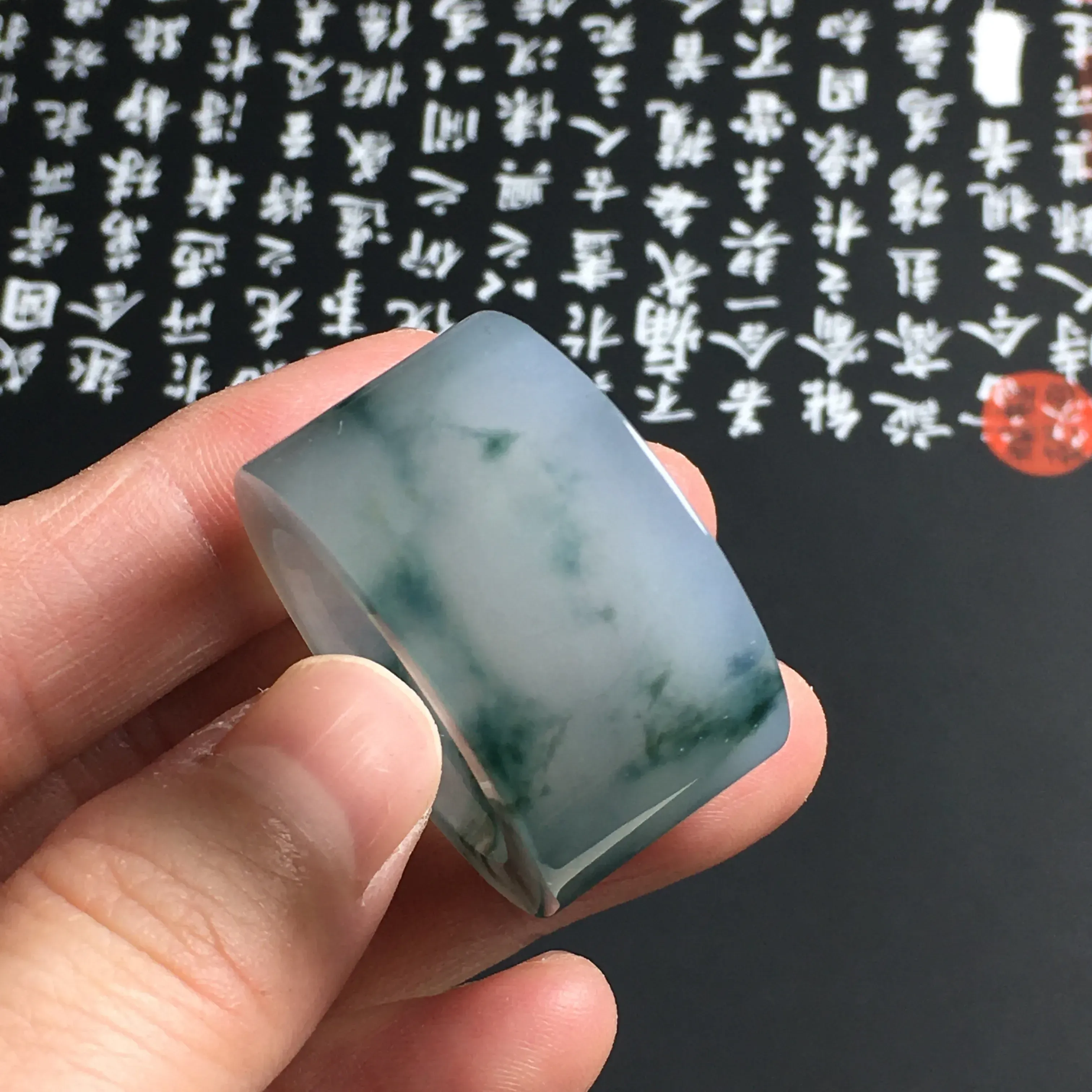 冰糯种飘花扳指 尺寸31-17-4毫米 内直径23毫米 水润通透 飘花灵动