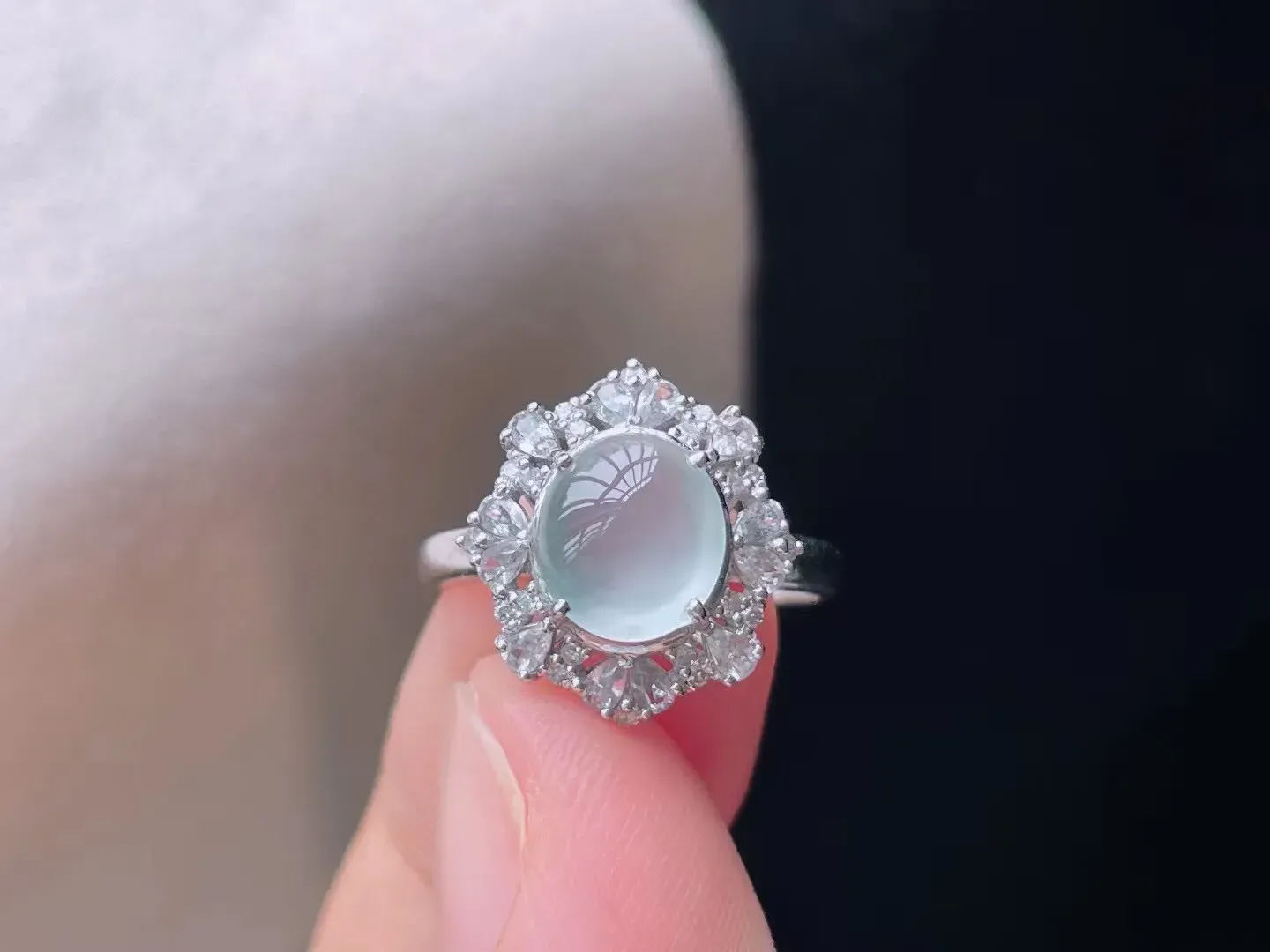 玻璃种精美蛋面女戒 晶莹剔透 起光起胶 清爽细腻