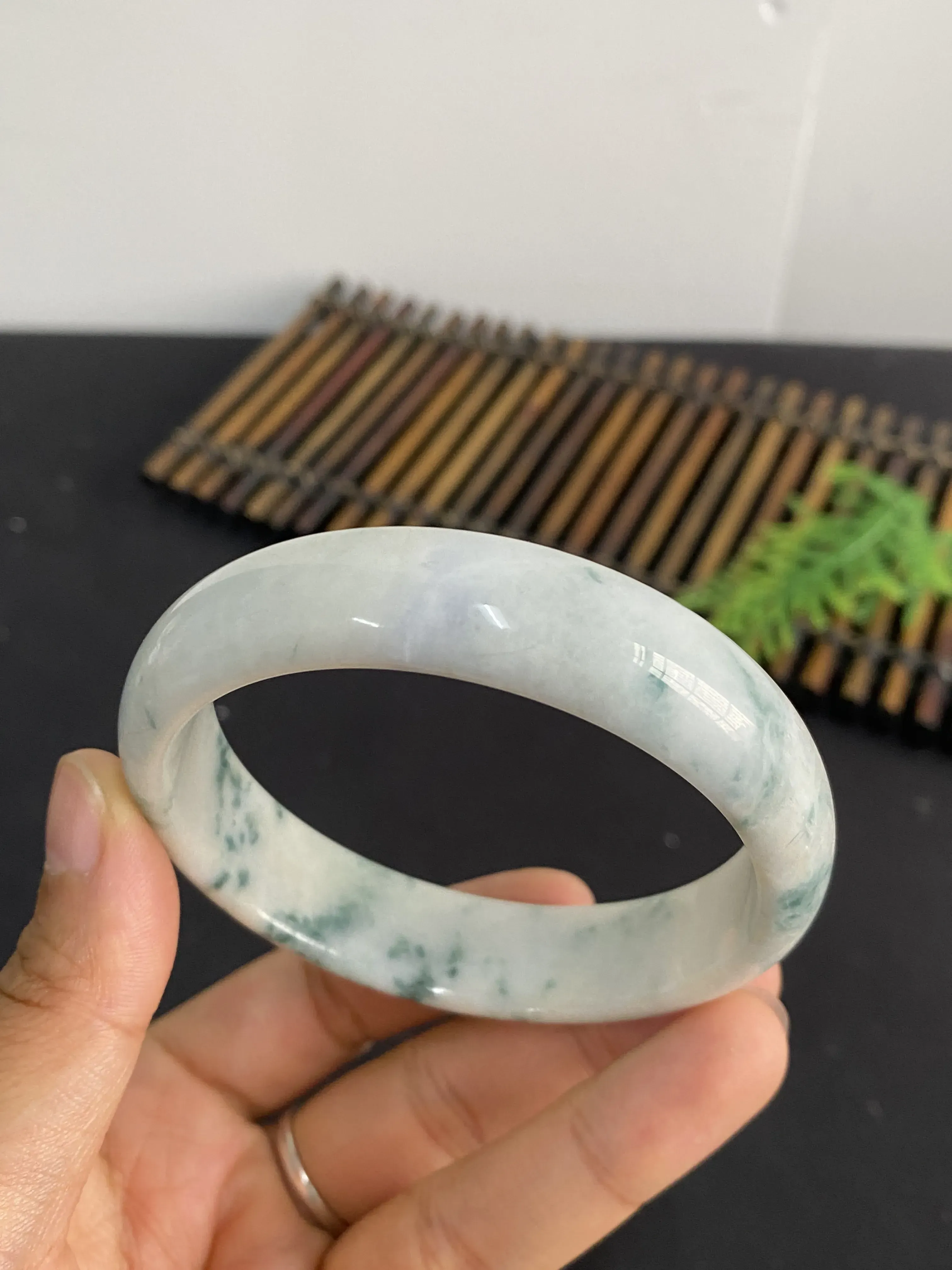翡翠手镯，圈口61.9mm