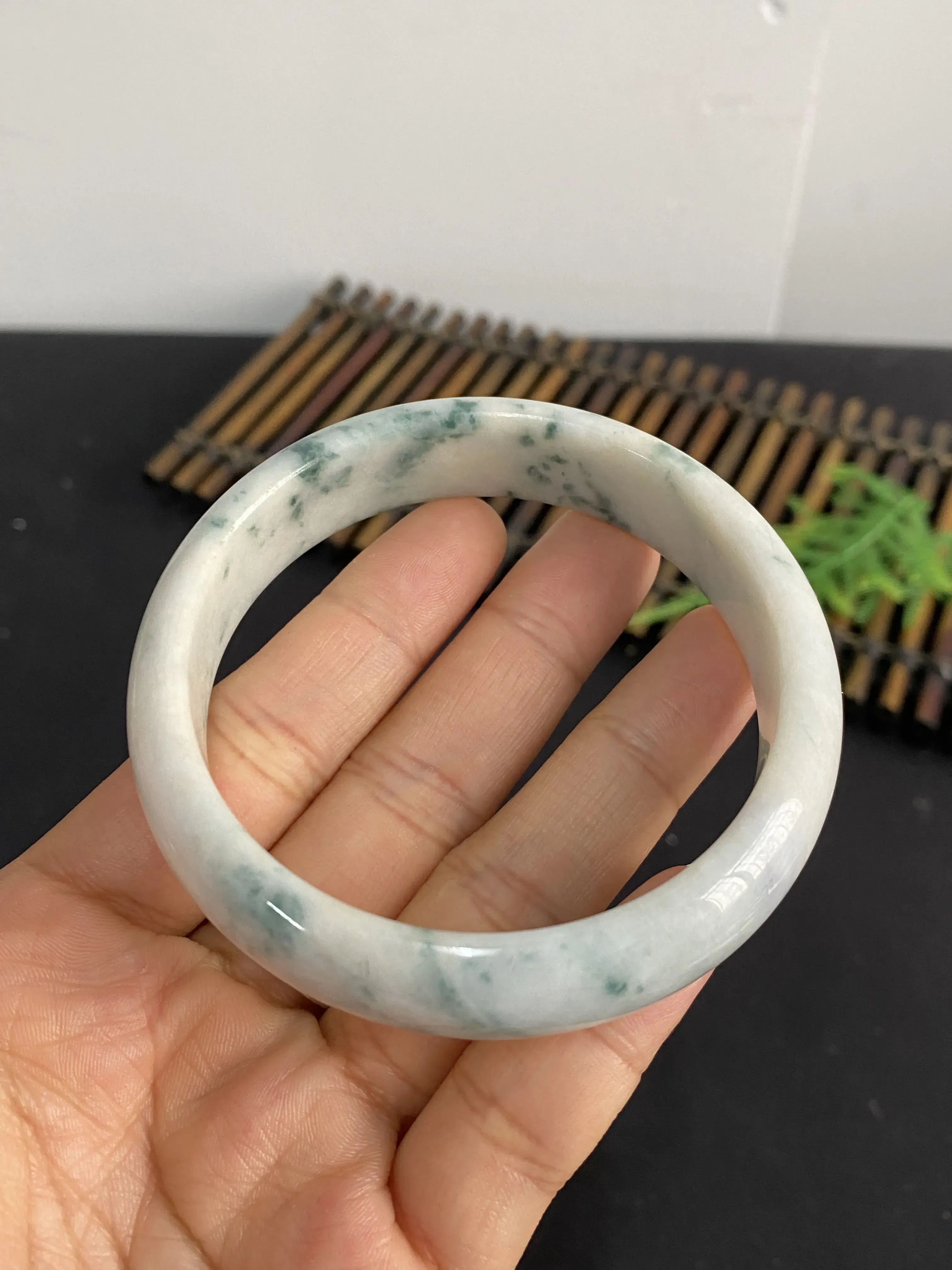 翡翠手镯，圈口61.9mm