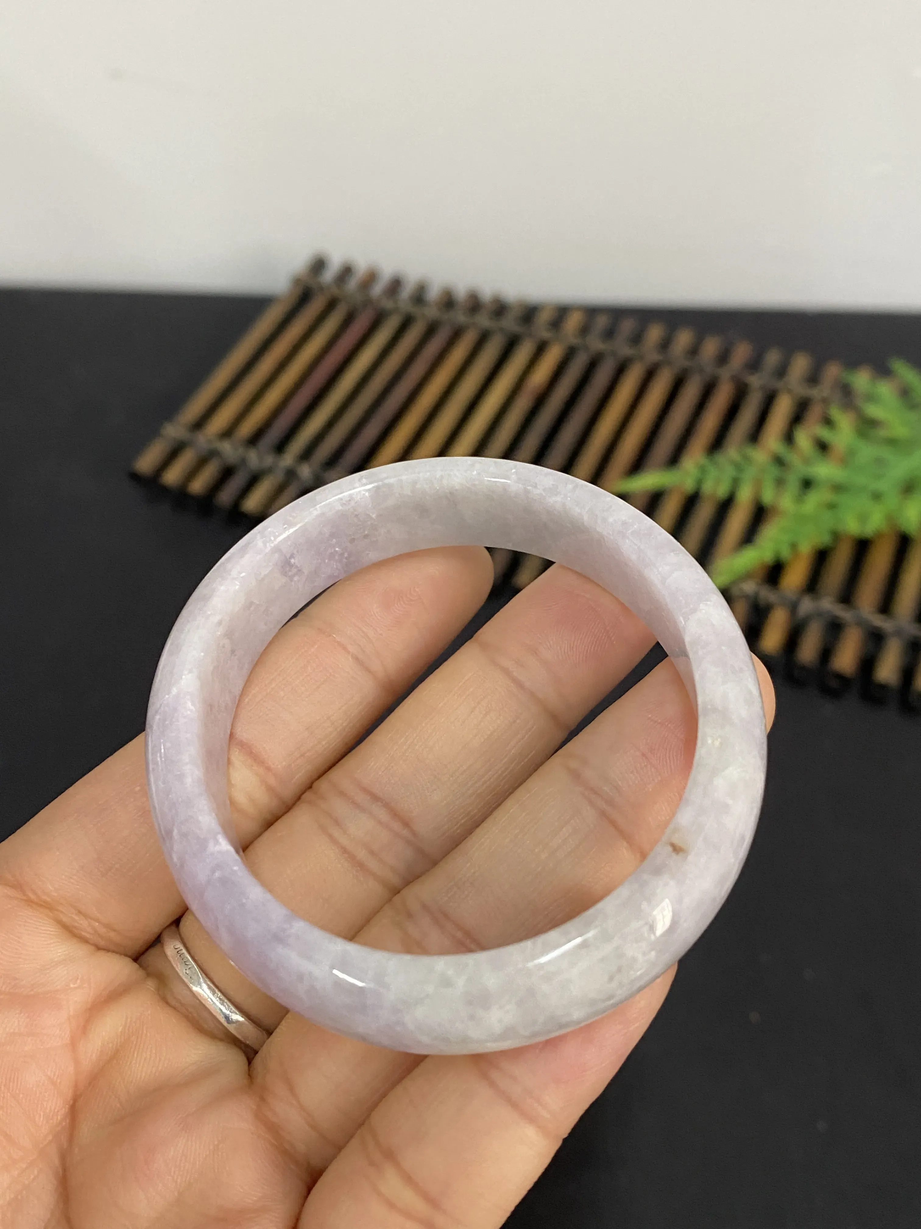 紫罗兰天然翡翠手镯，贵妃圈口56mm