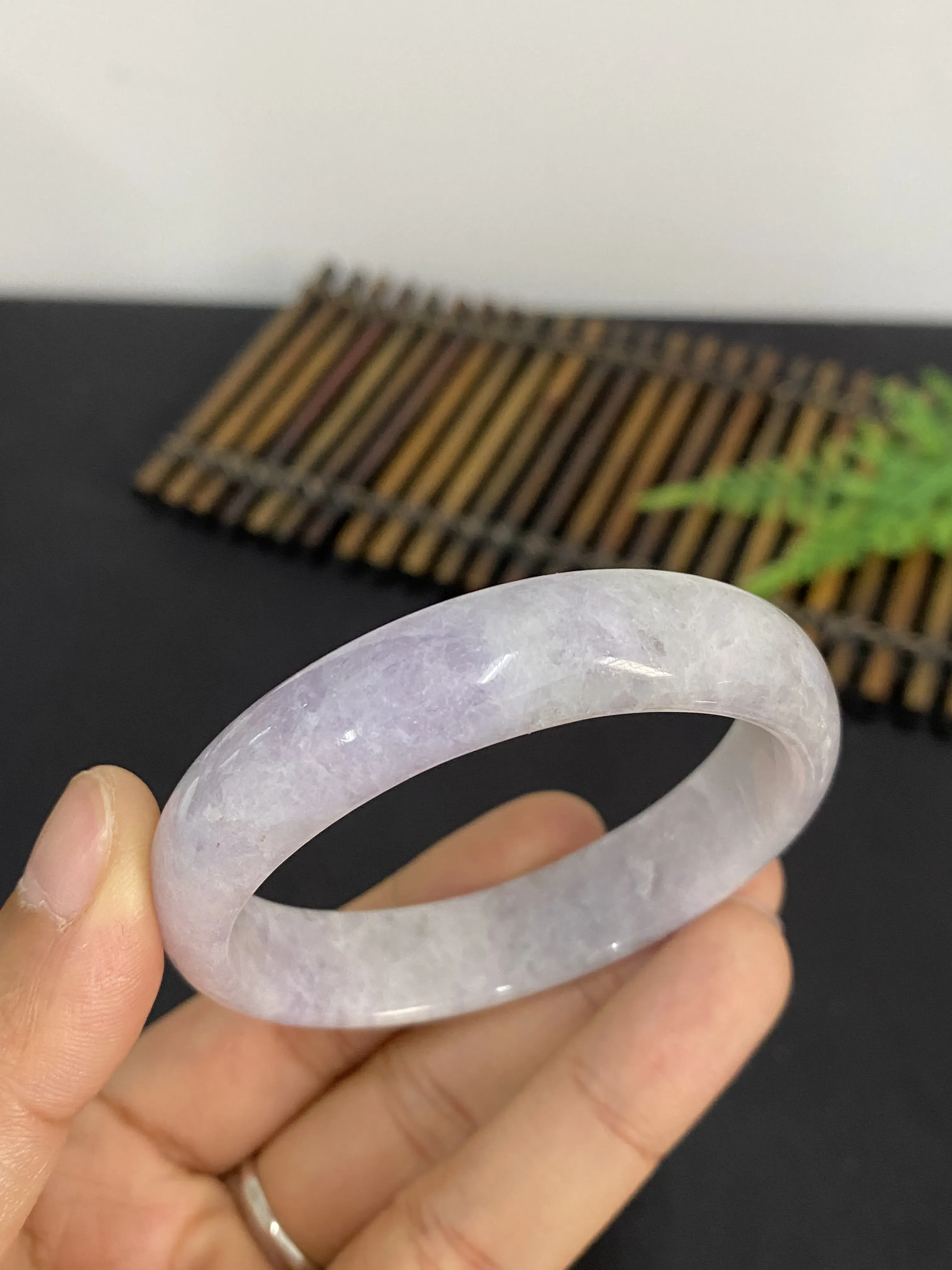 紫罗兰天然翡翠手镯，贵妃圈口56mm