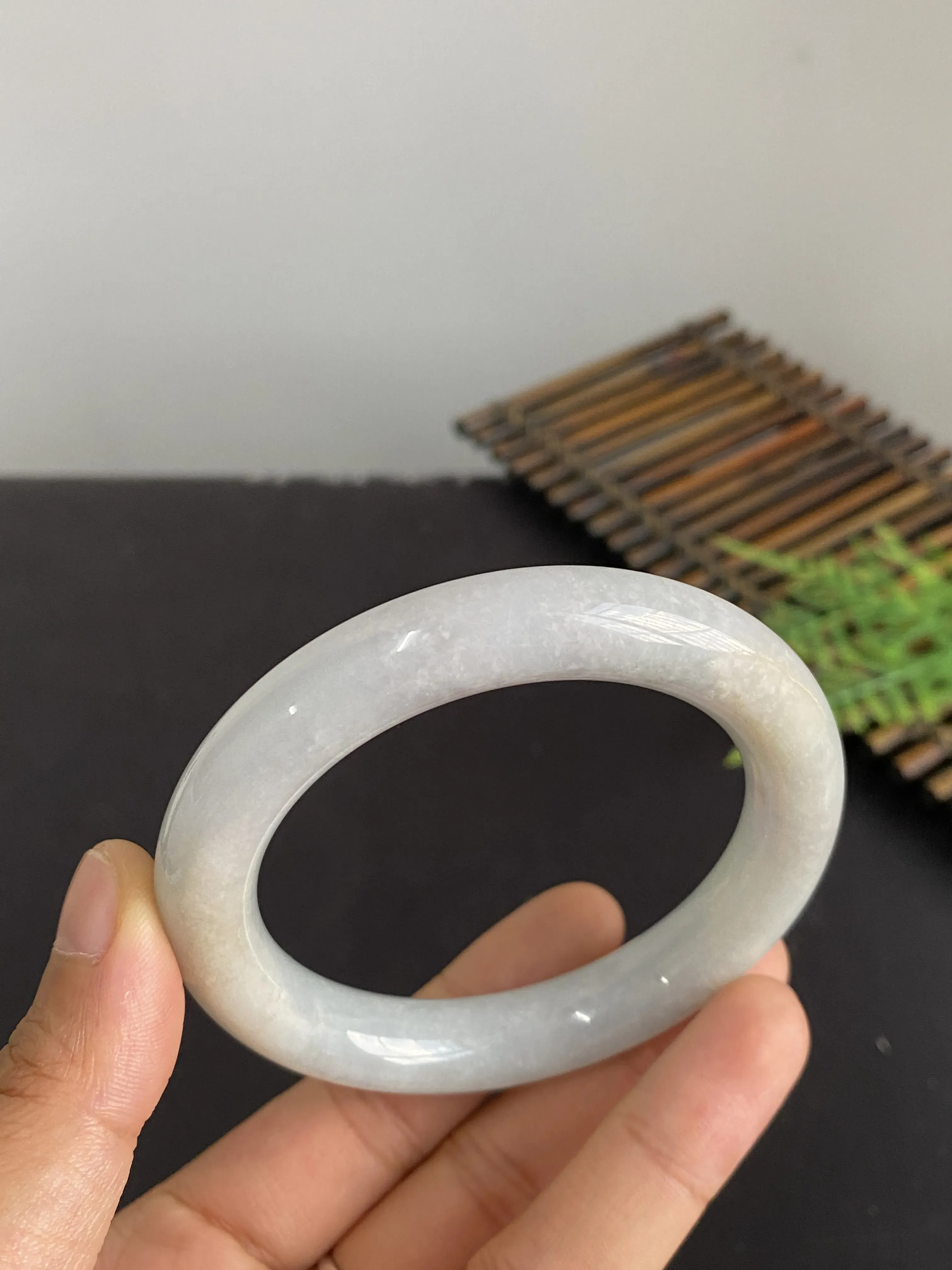 翡翠圆条手镯，圈口56.2mm