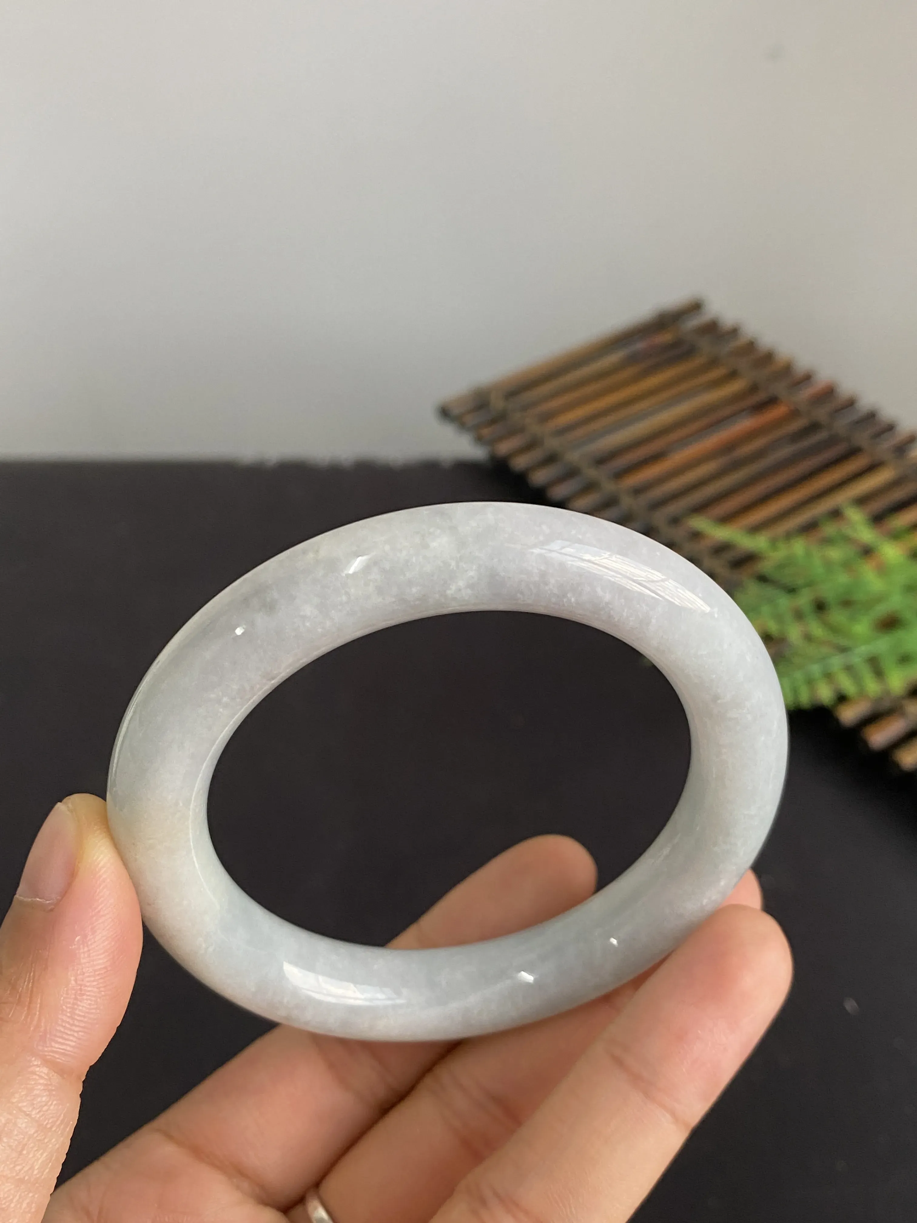 翡翠圆条手镯，圈口56.2mm