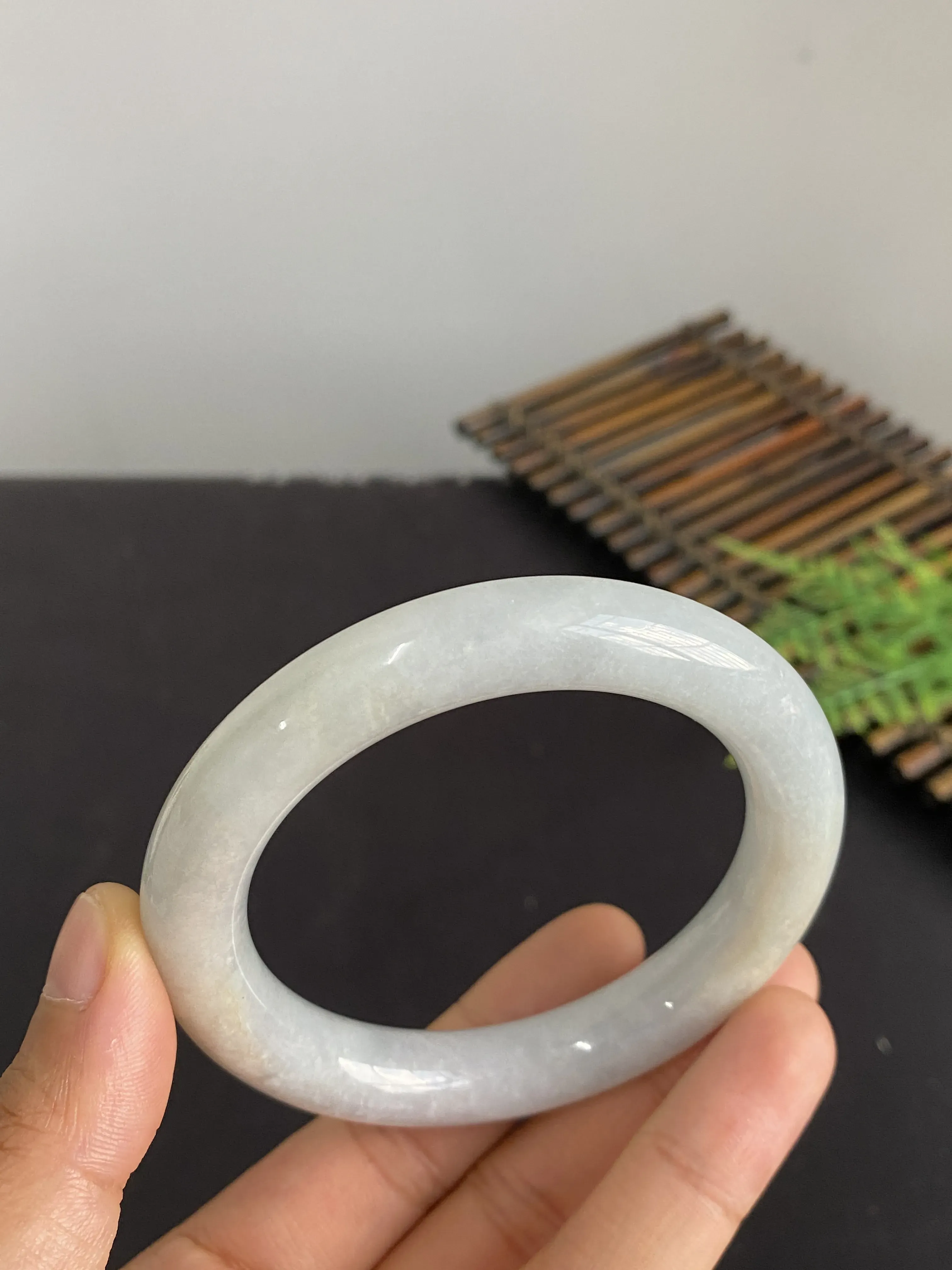翡翠圆条手镯，圈口56.2mm