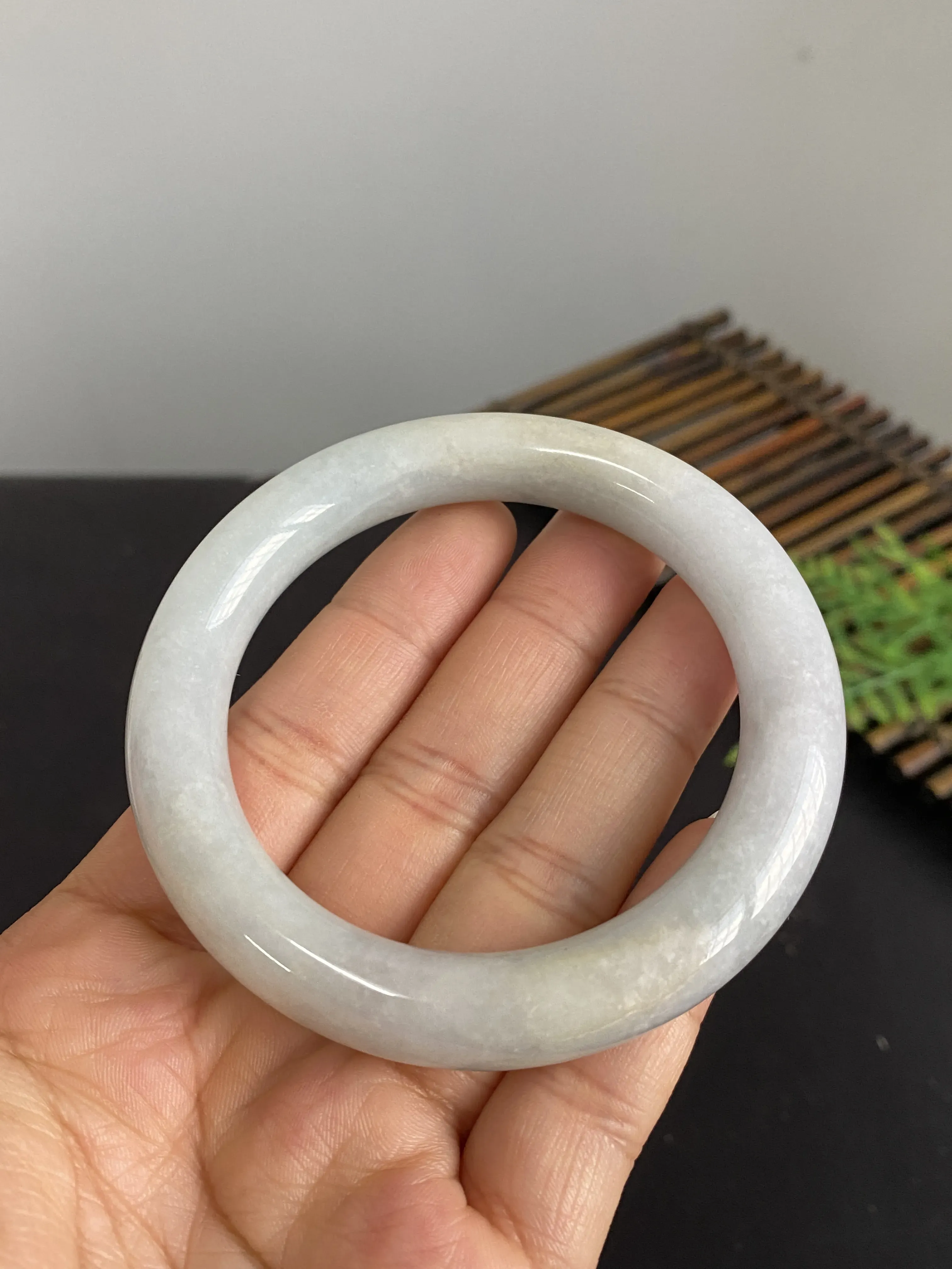 翡翠圆条手镯，圈口56.2mm
