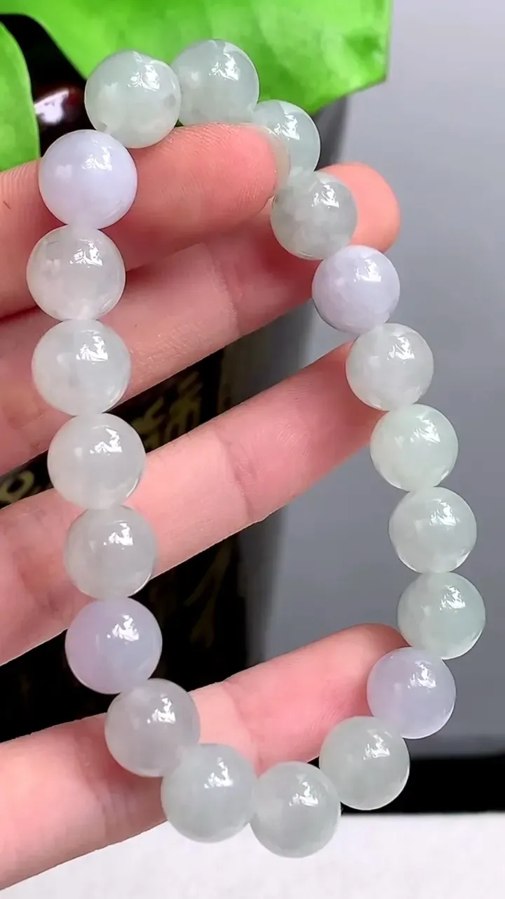 老坑全胶感冰种圆珠手串 20颗，尺寸:9.5mm，2023年9月22日
工厂直销收藏佳品,种好水足，色泽均匀，有种有色，上手高大气！重量:32.67g H