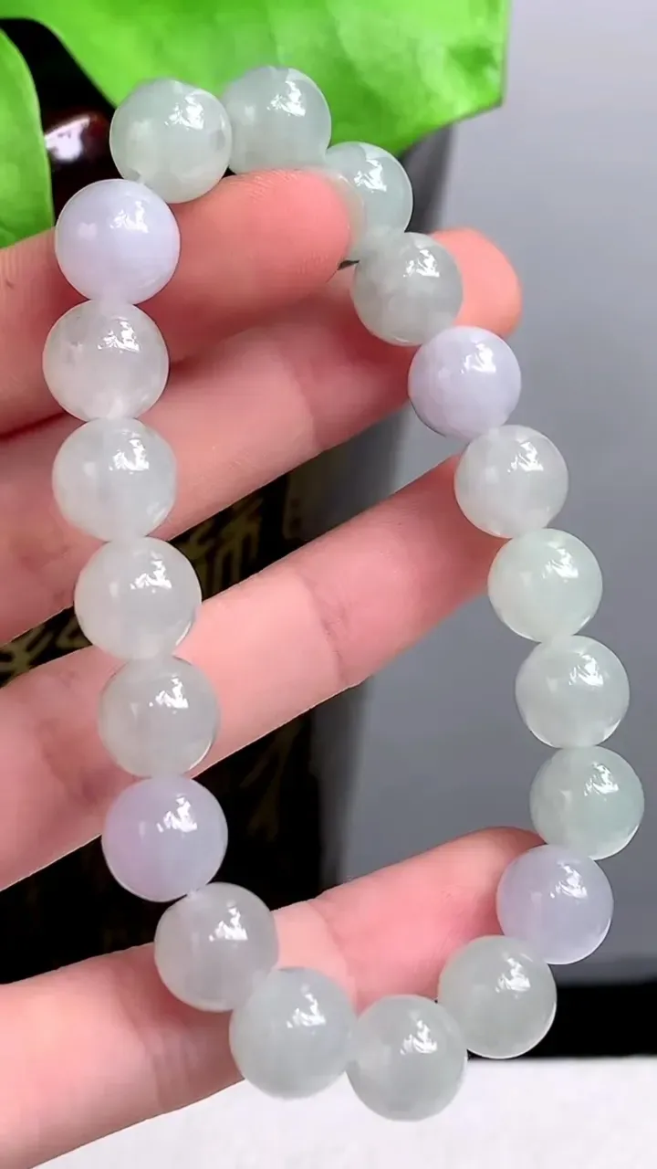 老坑全胶感冰种圆珠手串 20颗，尺寸:9.5mm，2023年9月22日
工厂直销收藏佳品,种好水足，色泽均匀，有种有色，上手高大气！重量:32.67g H