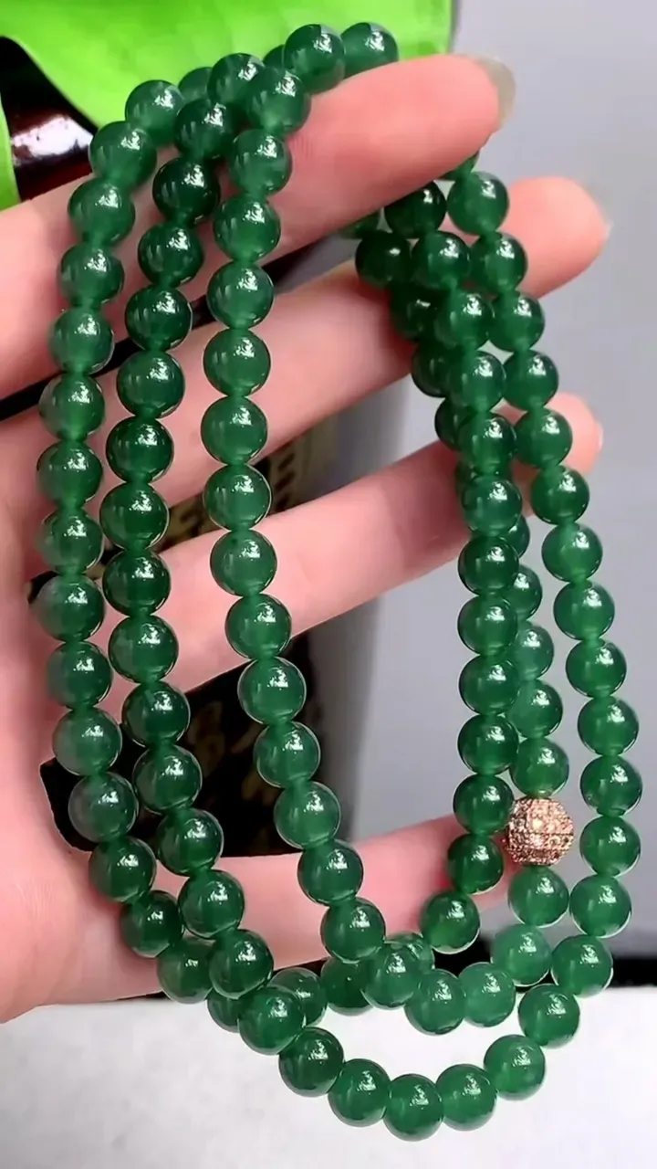老坑全胶感蓝水圆珠项链 108颗，尺寸:7mm，2023年9月30日
工厂直销收藏佳品,种好水足，色泽均匀，有种有色，上手高大气！重量:56.96g H